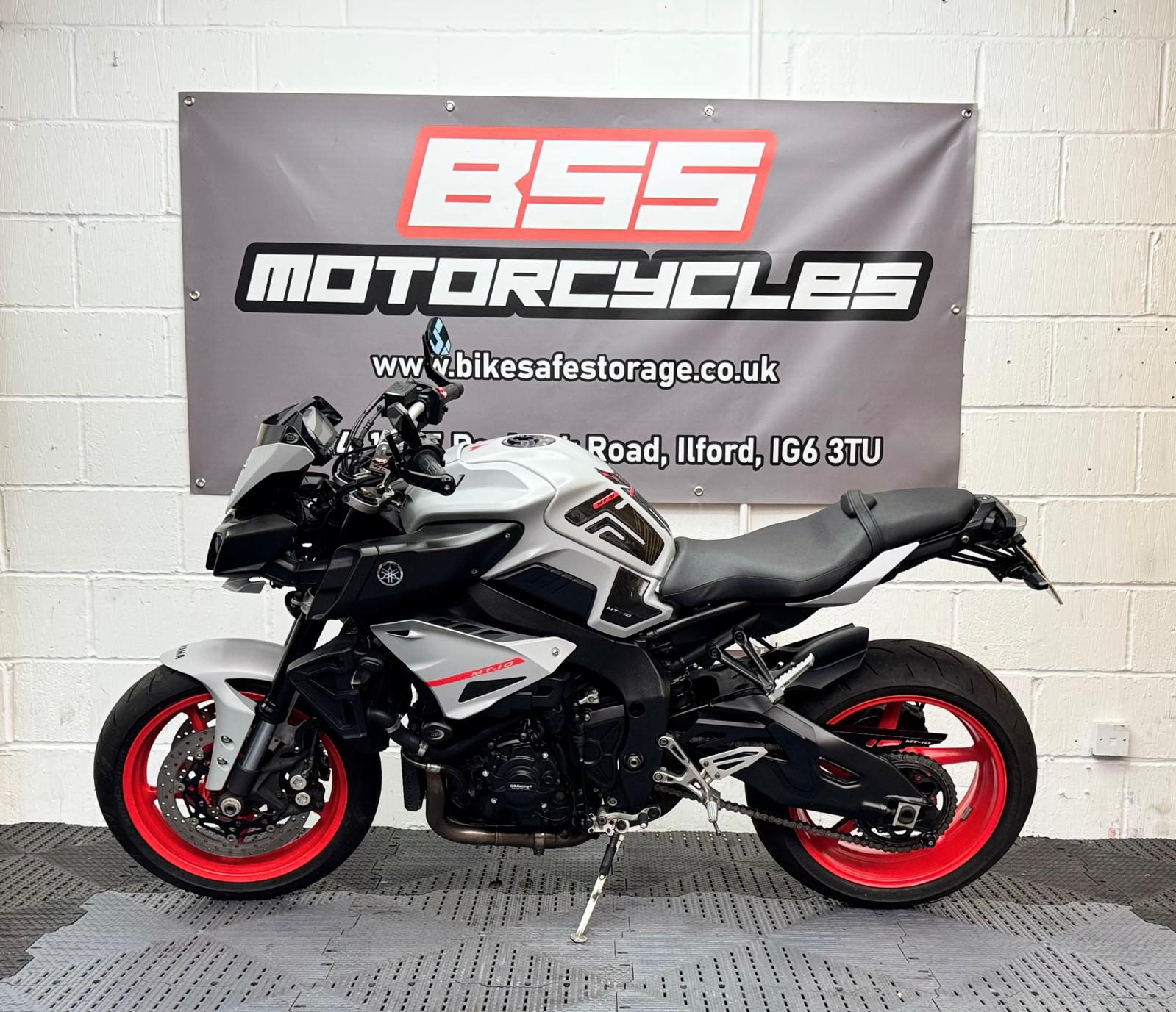 YAMAHA MT-10 - Image 14