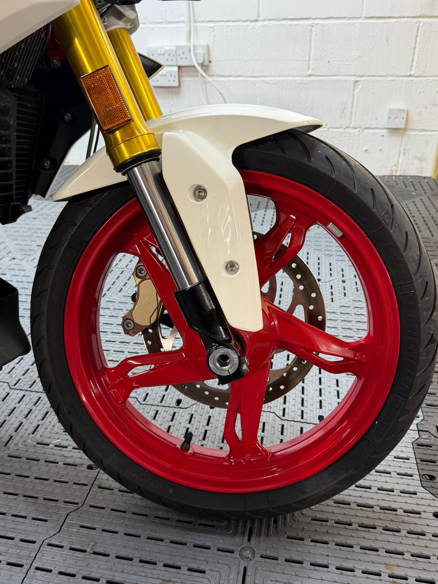 BMW G310R - Image 13