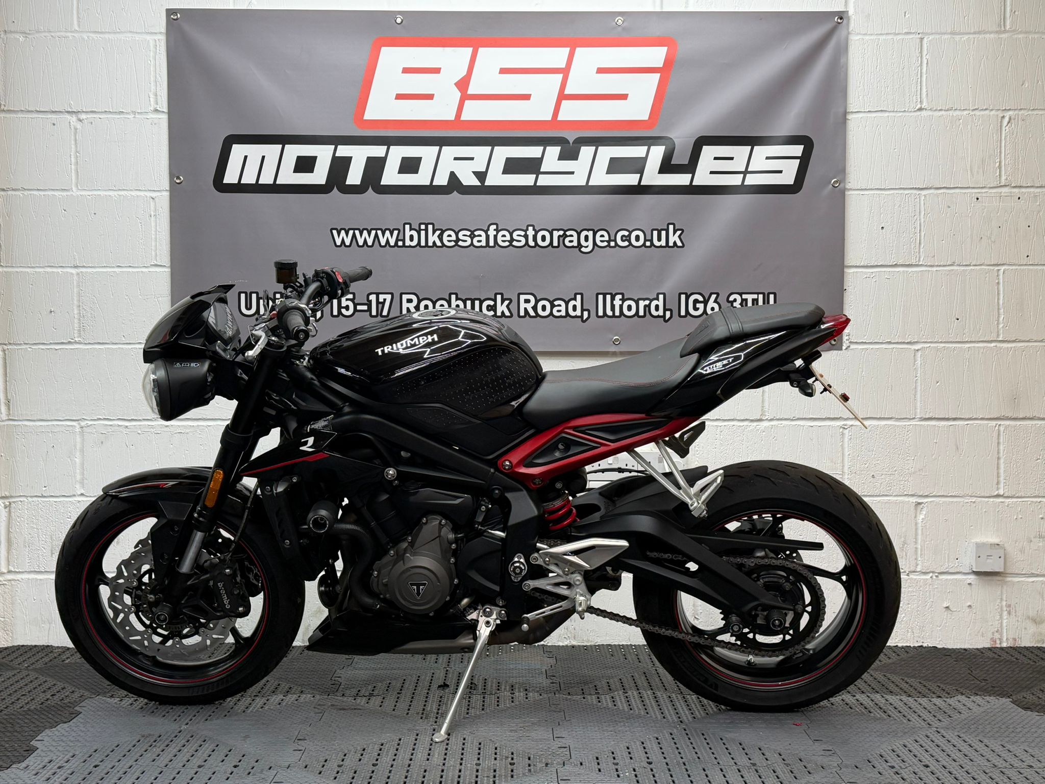 TRIUMPH STREET TRIPLE 765 R - Image 18