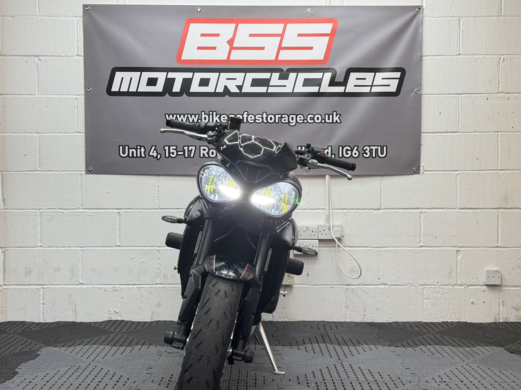 TRIUMPH STREET TRIPLE 765 R - Image 19