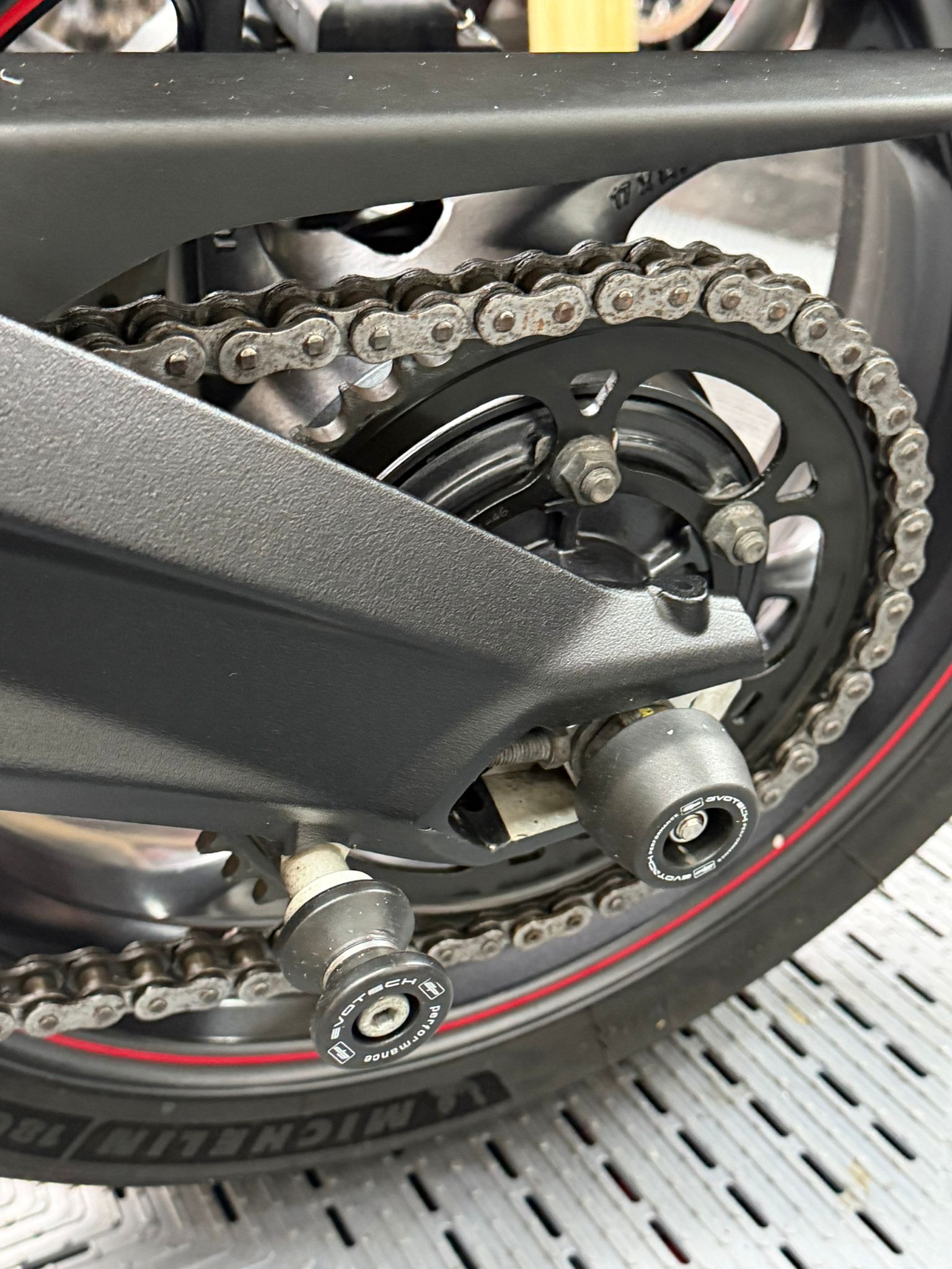 TRIUMPH STREET TRIPLE 765 R - Image 9