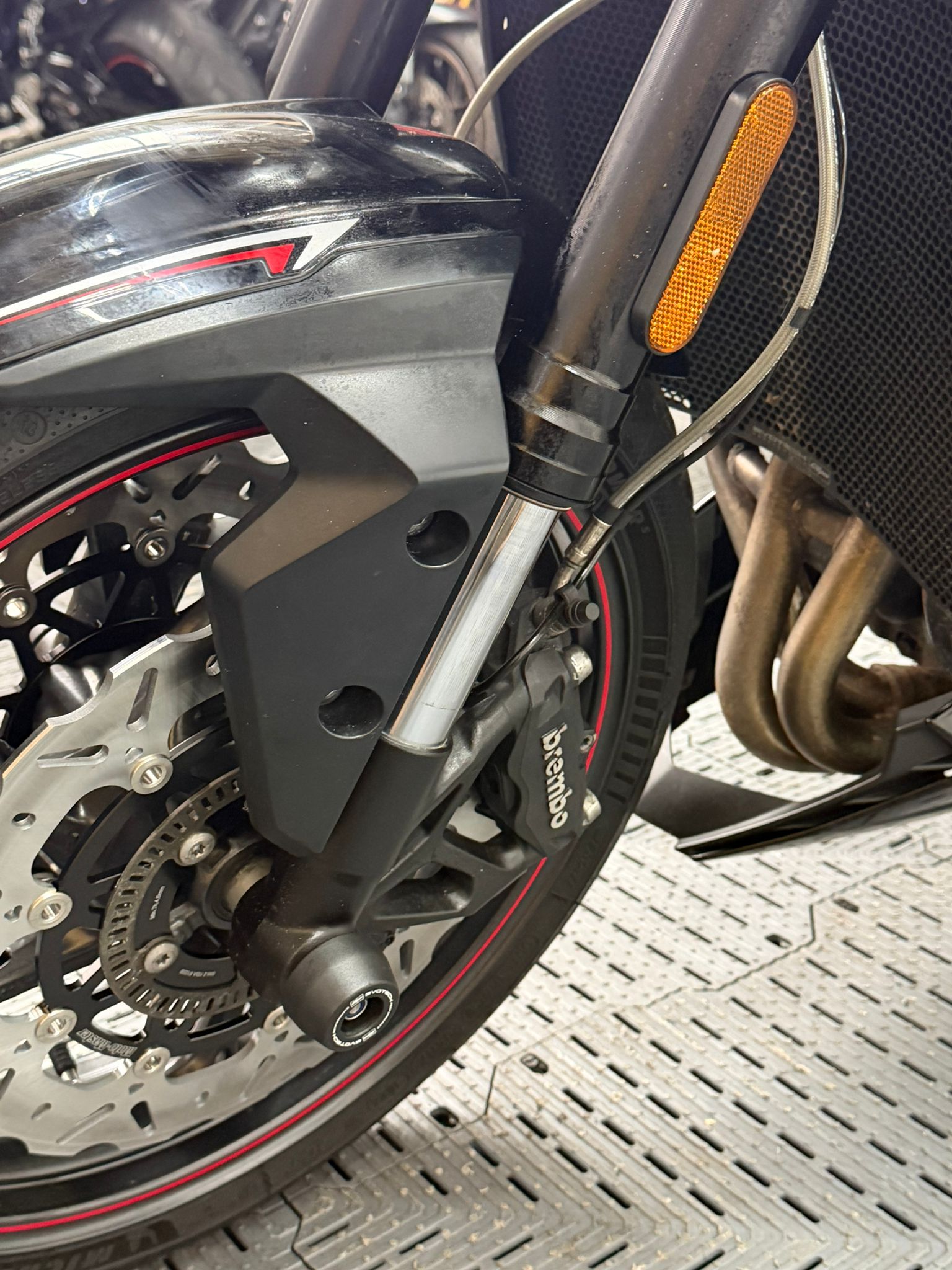 TRIUMPH STREET TRIPLE 765 R - Image 10