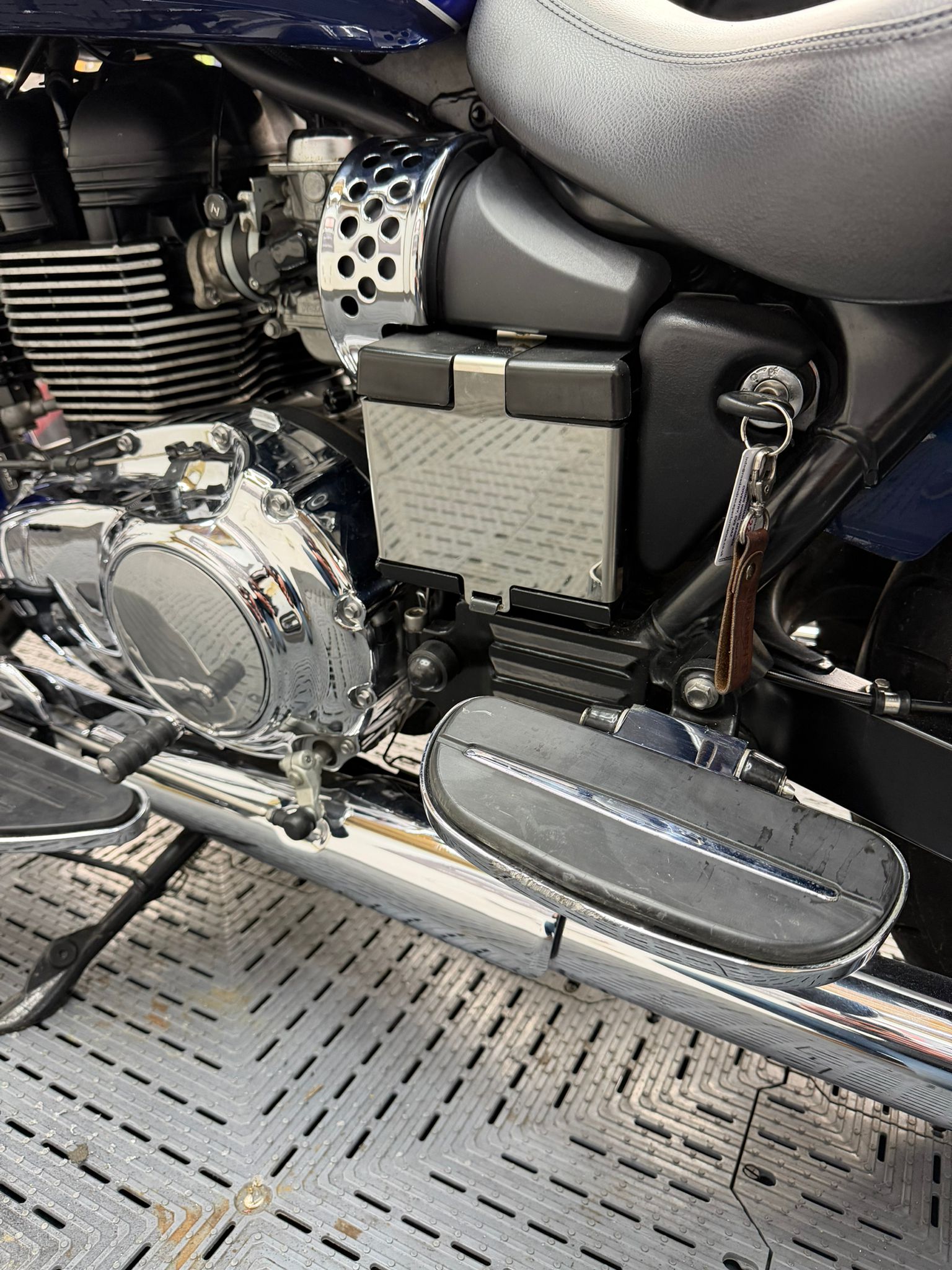 TRIUMPH BONNEVILLE AMERICA 865 - Image 13