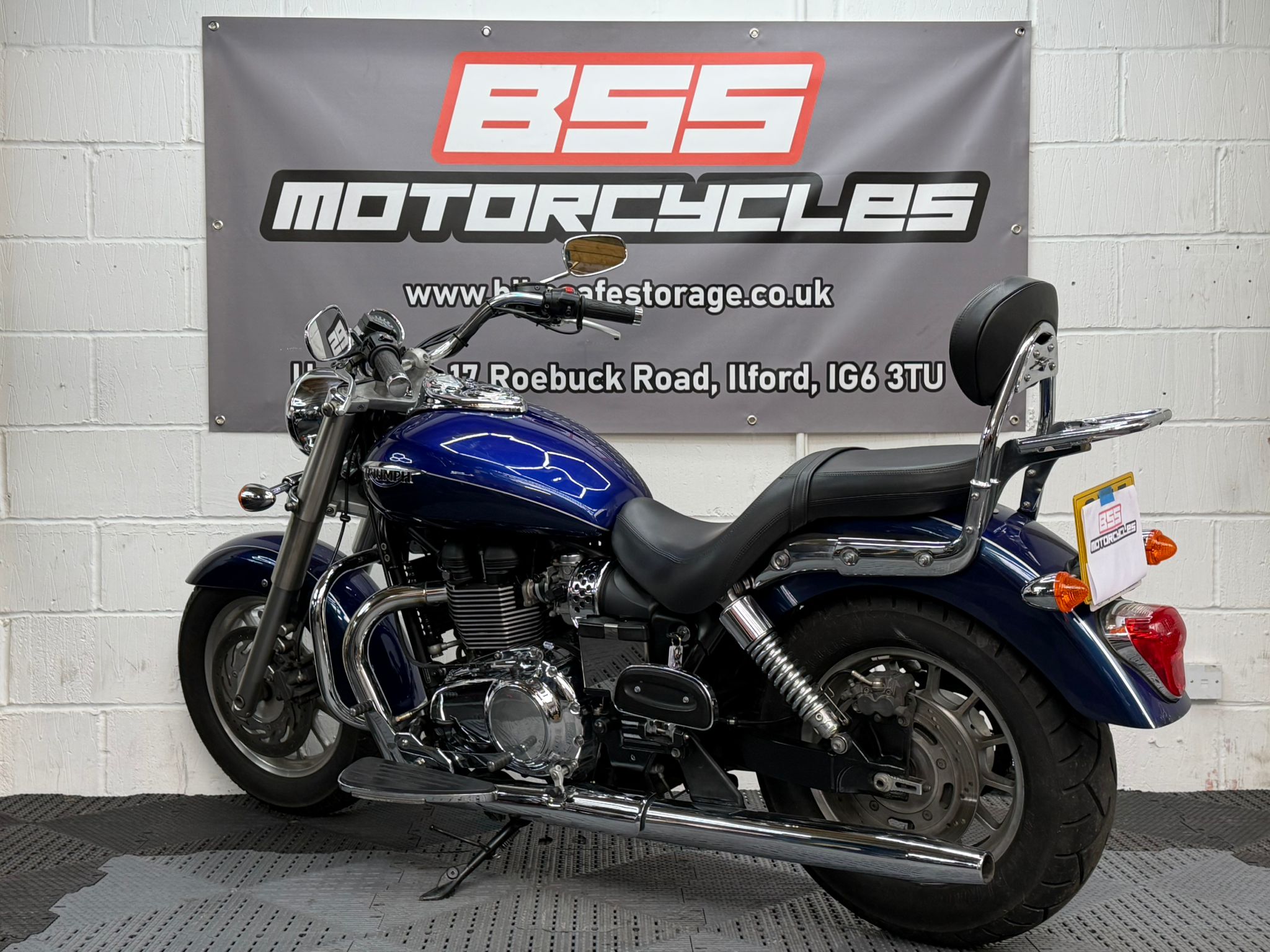 TRIUMPH BONNEVILLE AMERICA 865 - Image 17