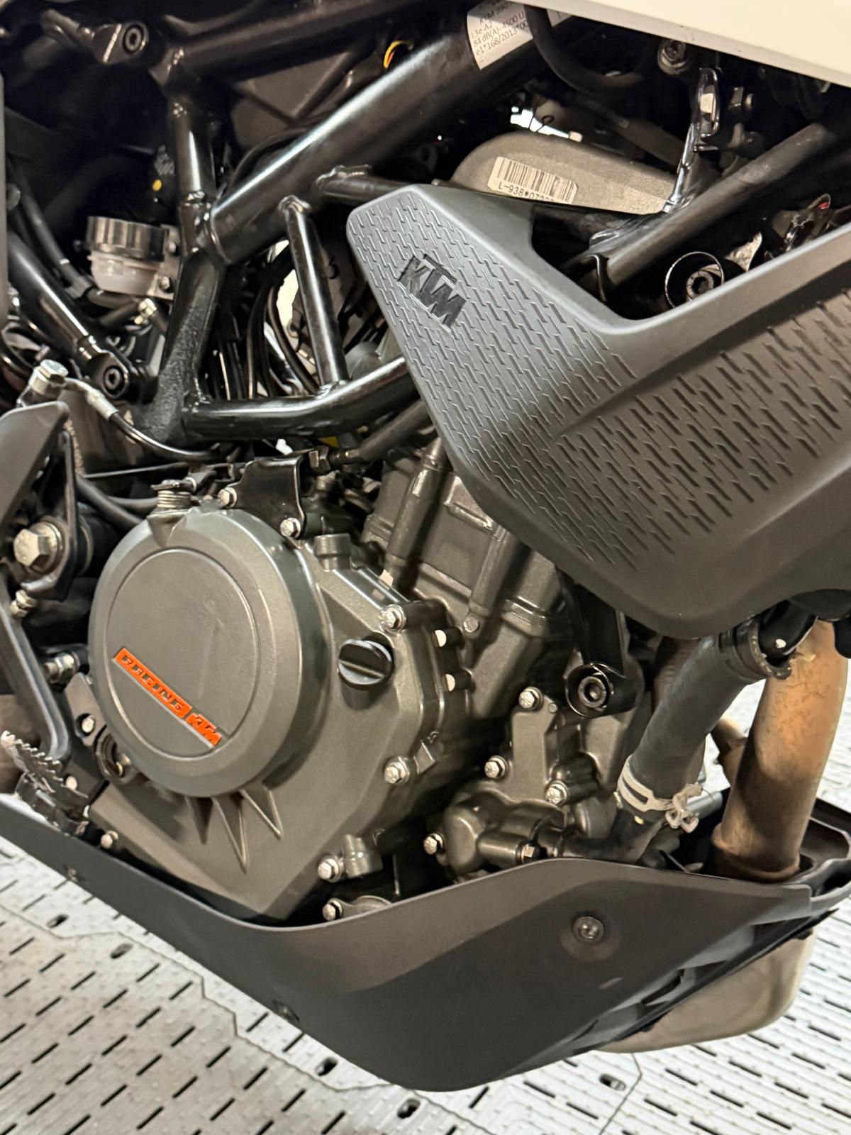 KTM ADVENTURE 390 X-RING - Image 18