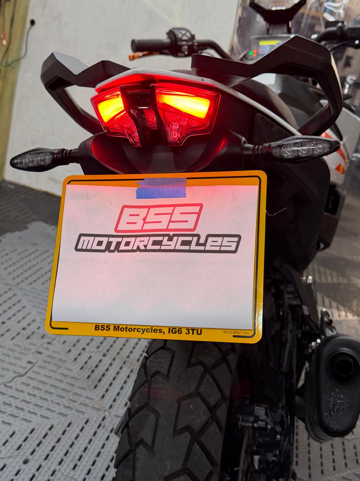 KTM ADVENTURE 390 X-RING - Image 23