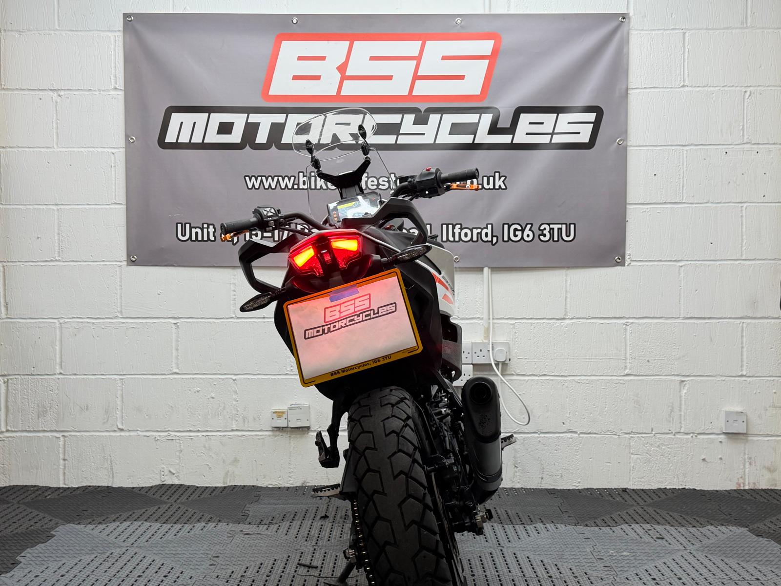 KTM ADVENTURE 390 X-RING - Image 7