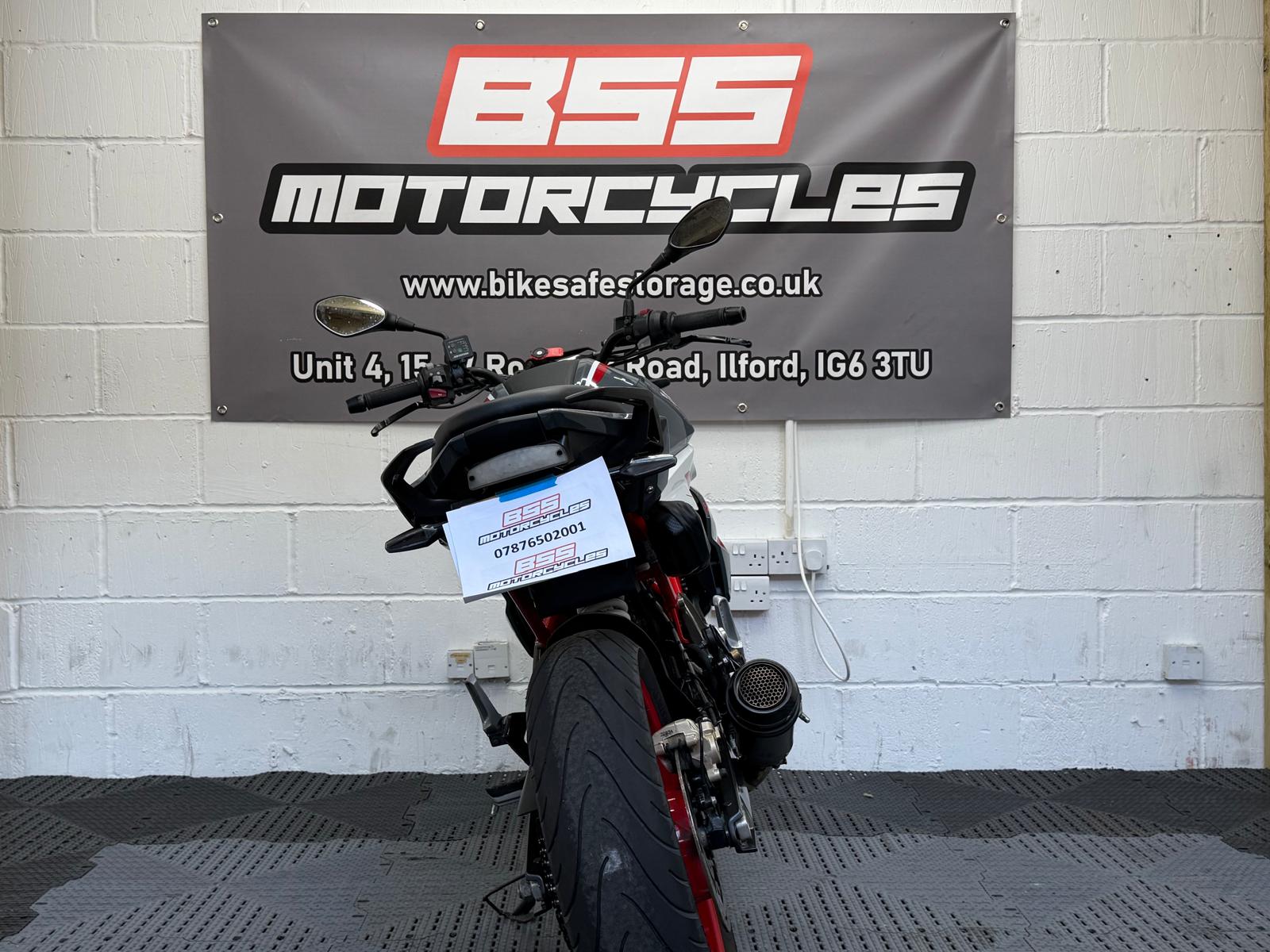 BMW G 310 R - Image 9