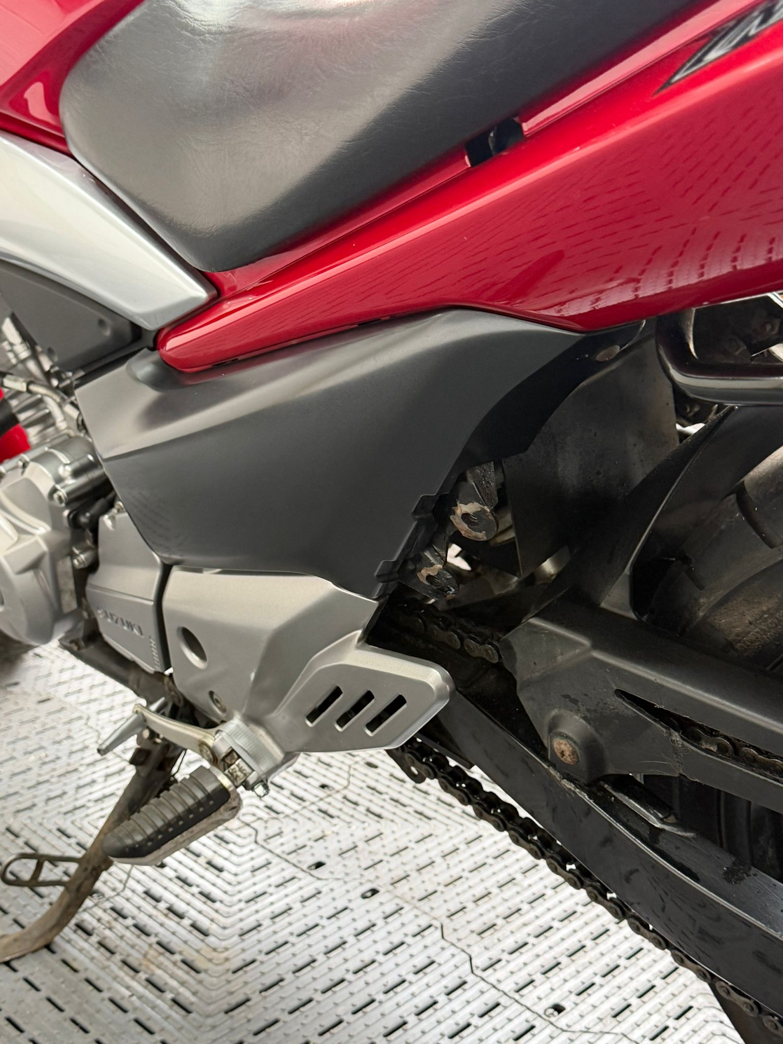 SUZUKI Inazuma 250 - Image 4