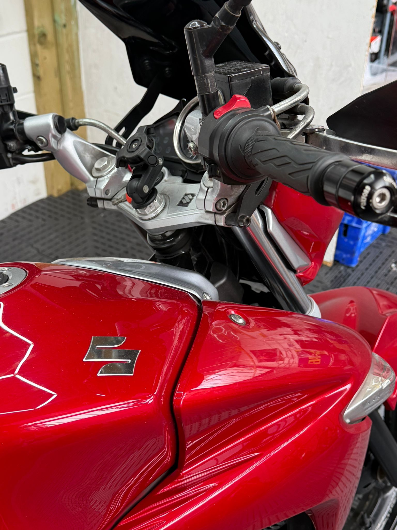 SUZUKI Inazuma 250 - Image 9