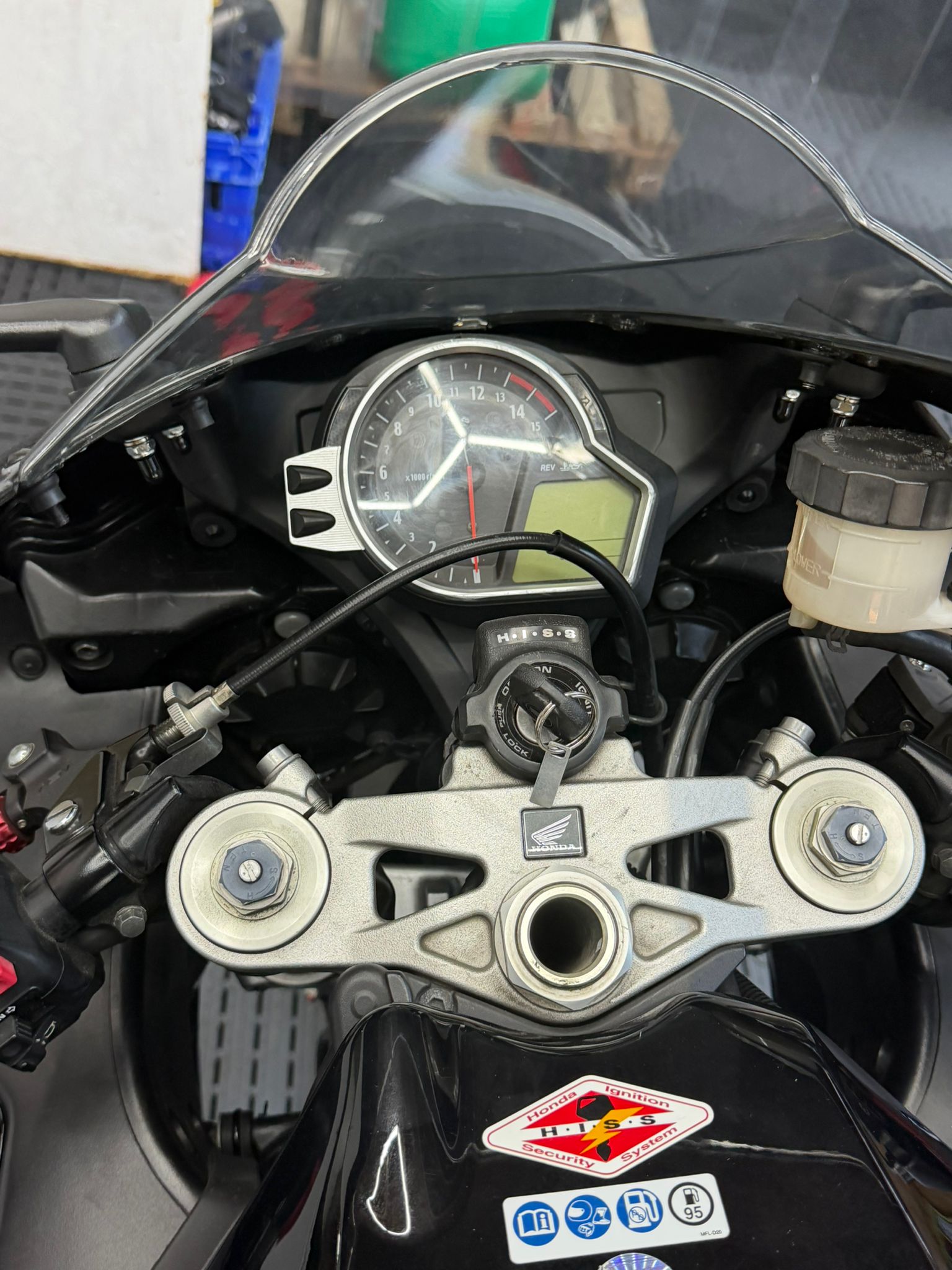 HONDA CBR1000RR FIREBLADE - Image 13