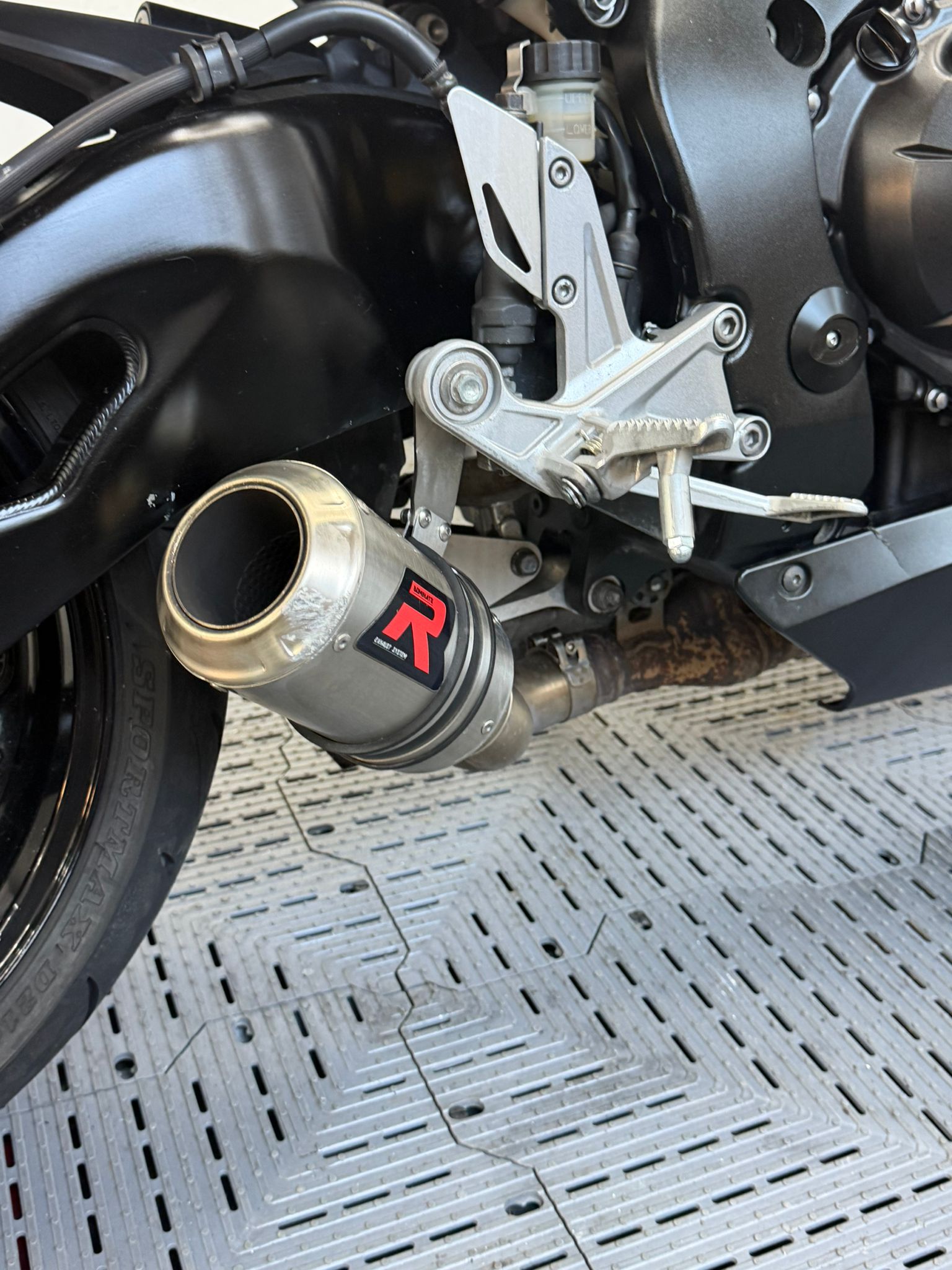 HONDA CBR1000RR FIREBLADE - Image 17