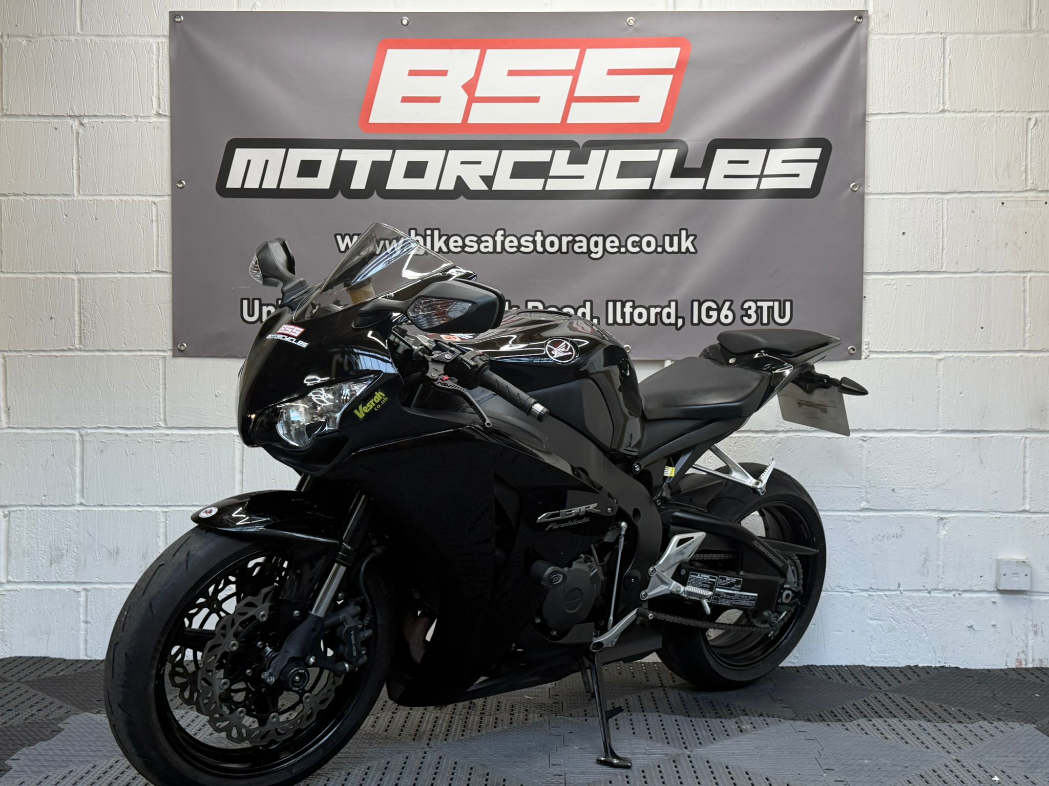 HONDA CBR1000RR FIREBLADE - Image 4
