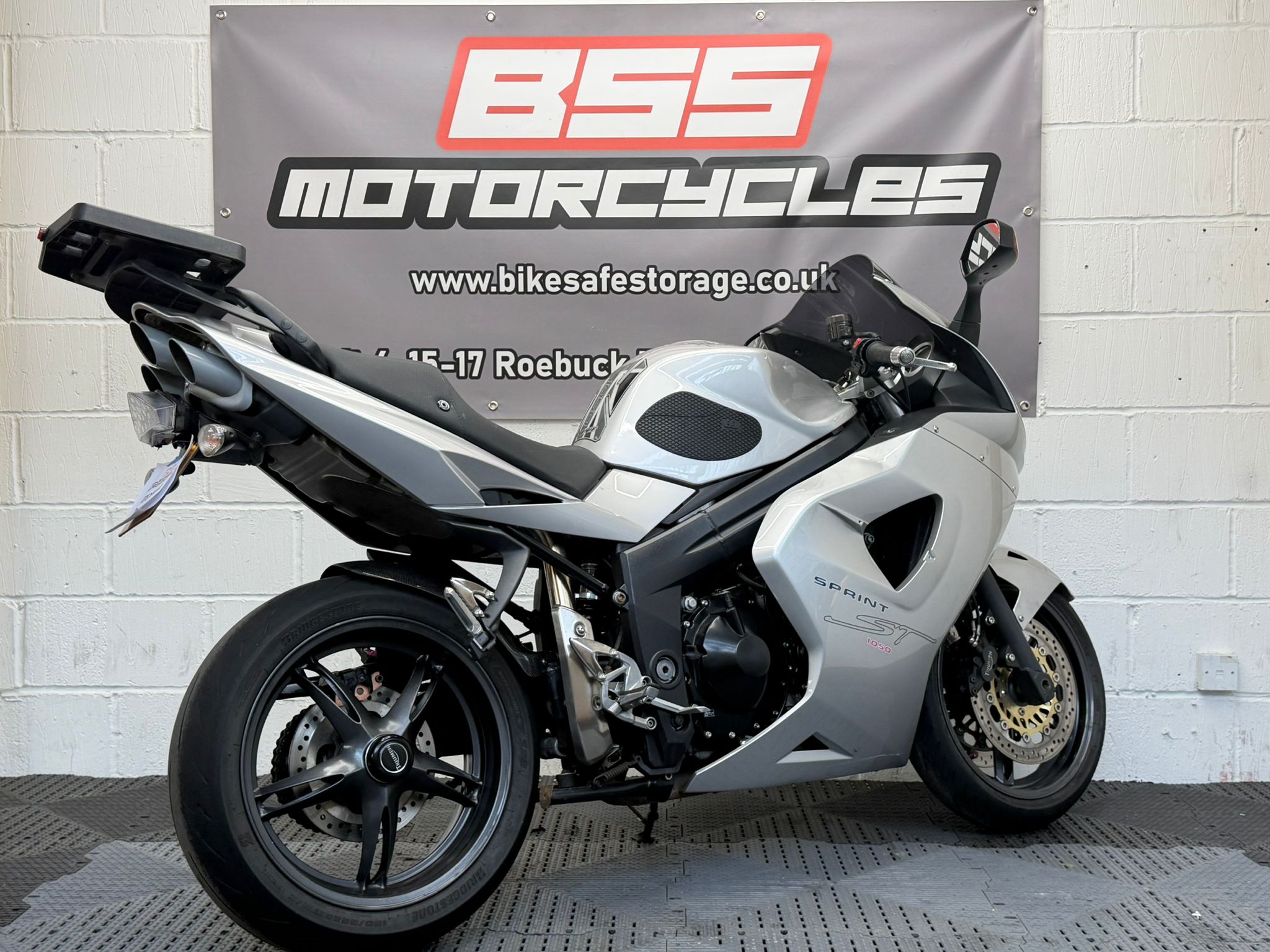 TRIUMPH SPRINT ST 1050 - Image 2