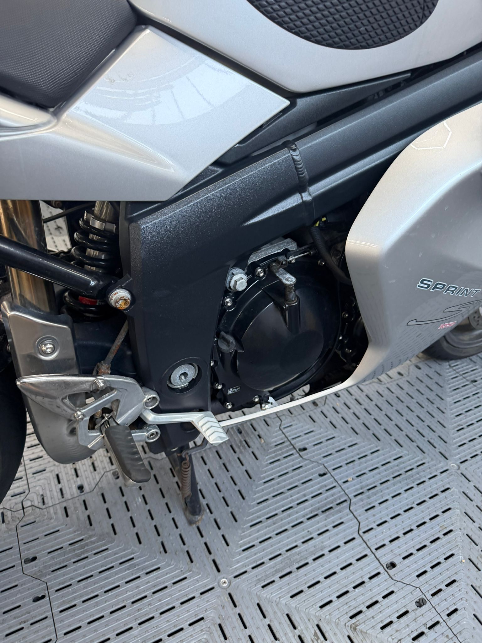 TRIUMPH SPRINT ST 1050 - Image 12