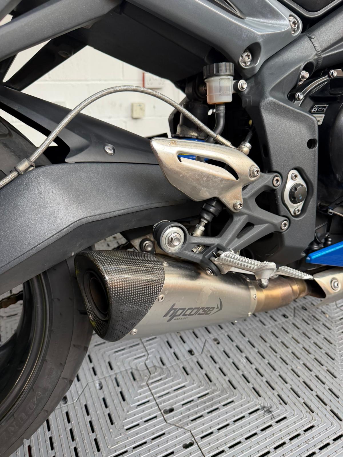 TRIUMPH STREET TRIPLE 675 - Image 14