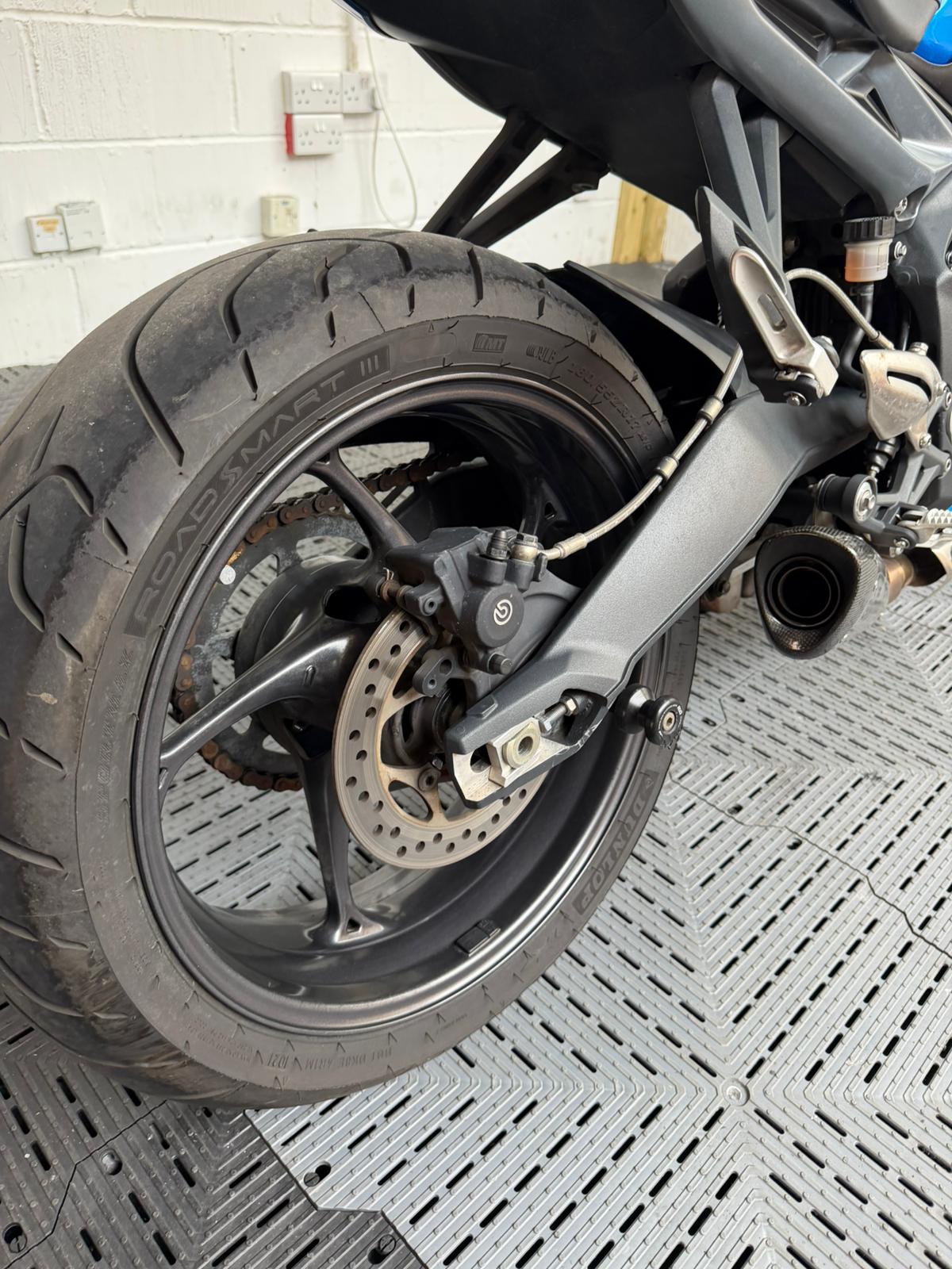 TRIUMPH STREET TRIPLE 675 - Image 15