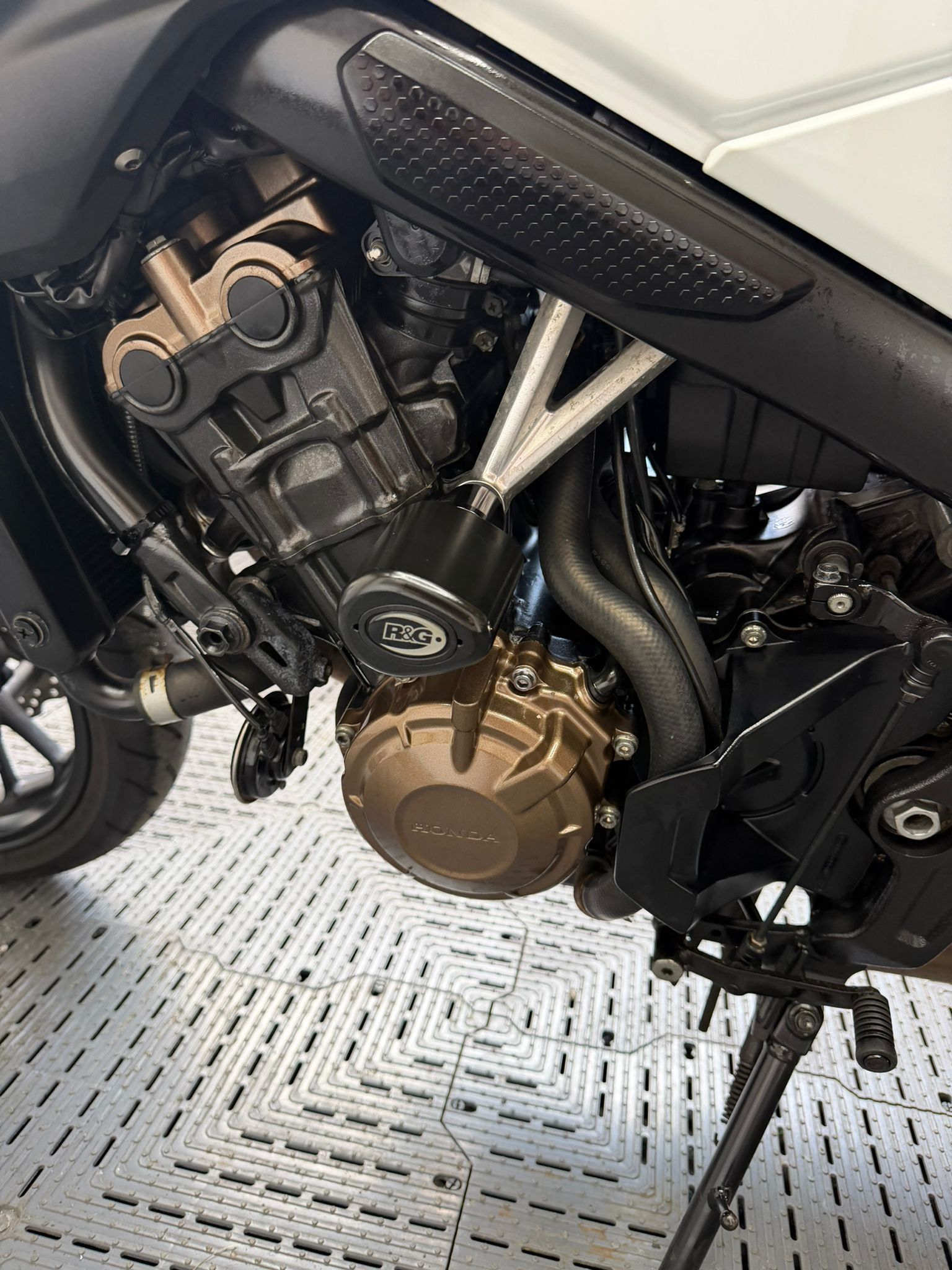HONDA CB650F - Image 12