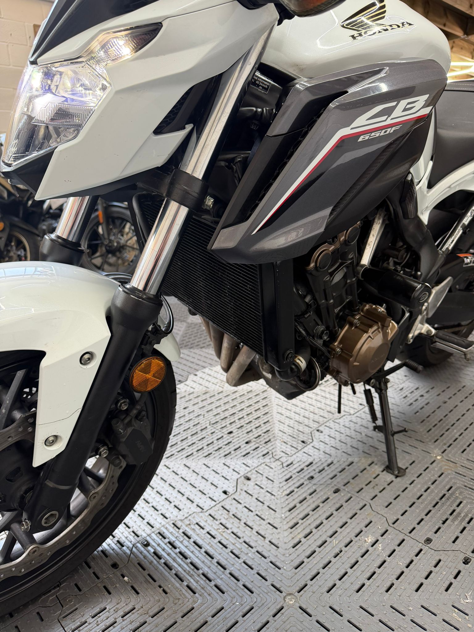 HONDA CB650F - Image 13