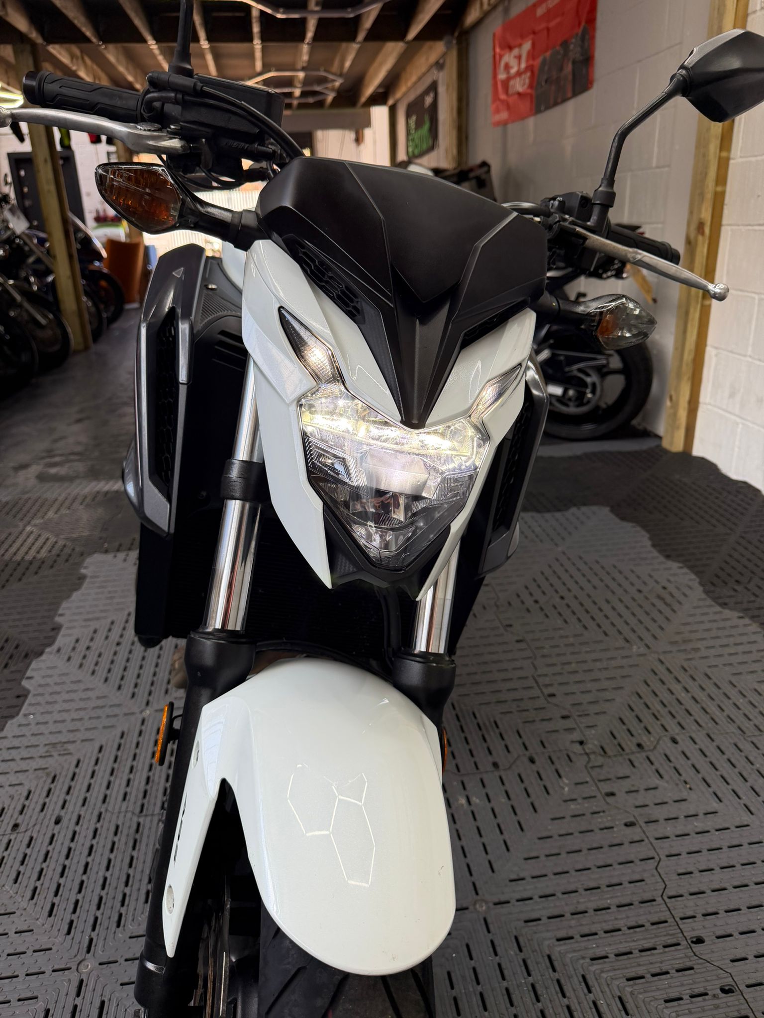 HONDA CB650F - Image 16