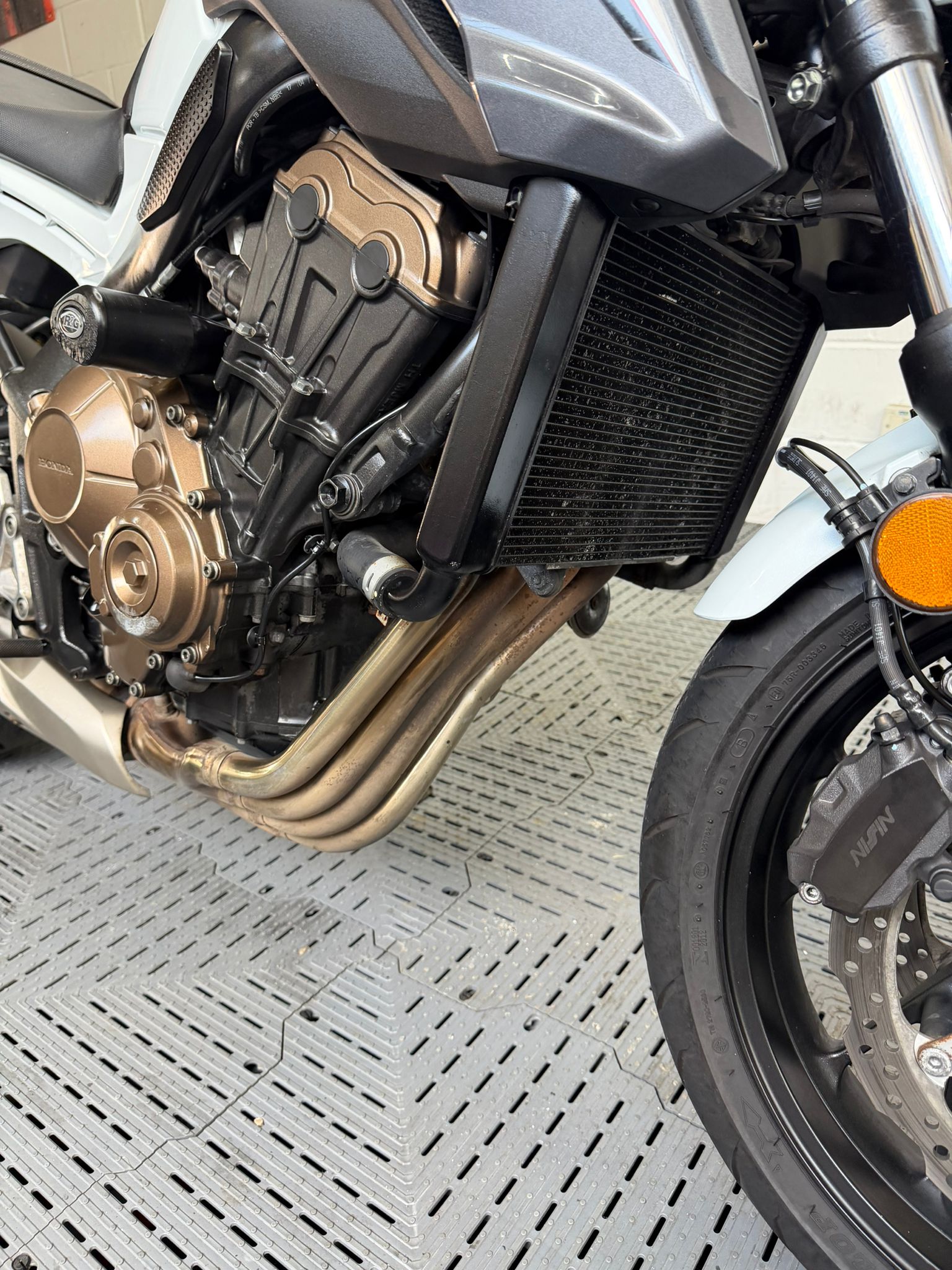 HONDA CB650F - Image 17