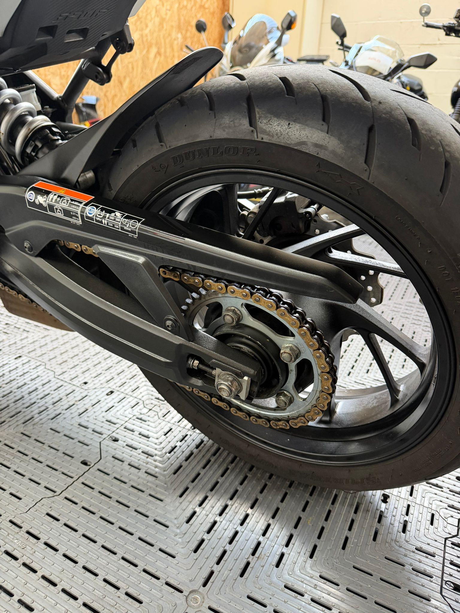 HONDA CB650F - Image 10