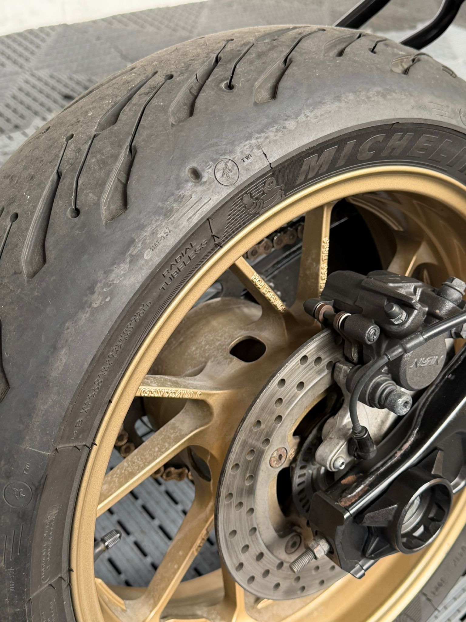 YAMAHA XSR700 - Image 3