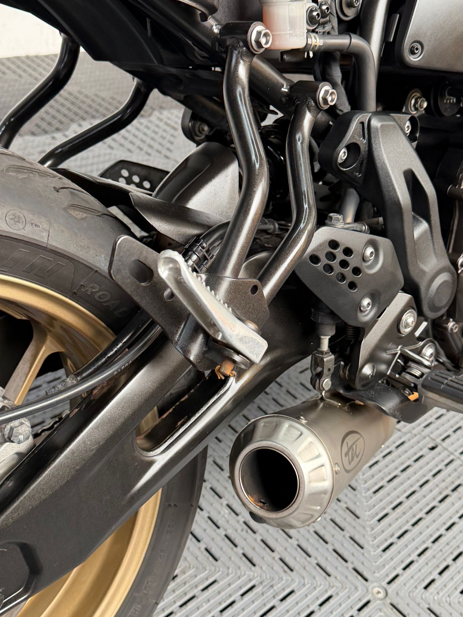 YAMAHA XSR700 - Image 4