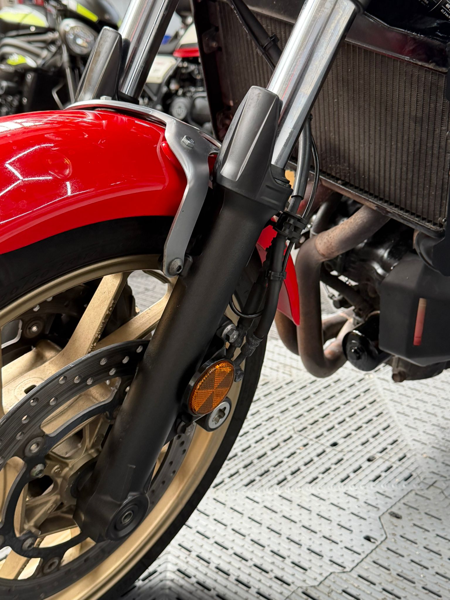 YAMAHA XSR700 - Image 8