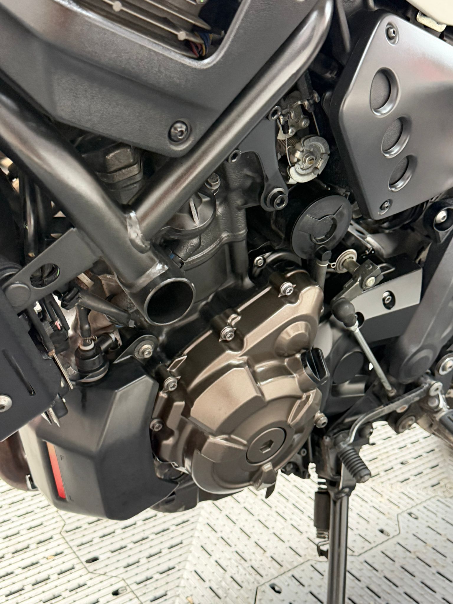 YAMAHA XSR700 - Image 9