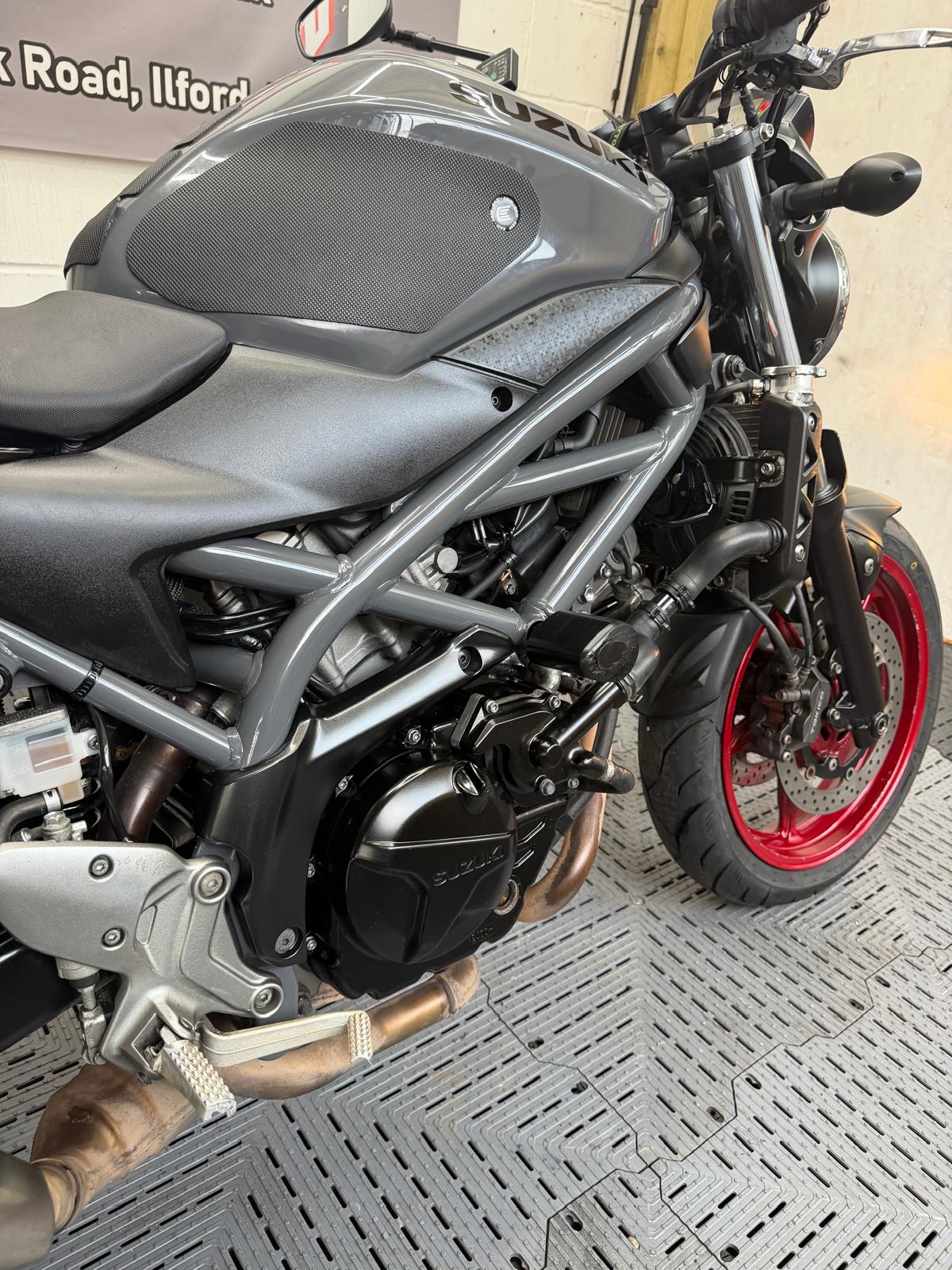 SUZUKI SV650 AM3 - Image 17
