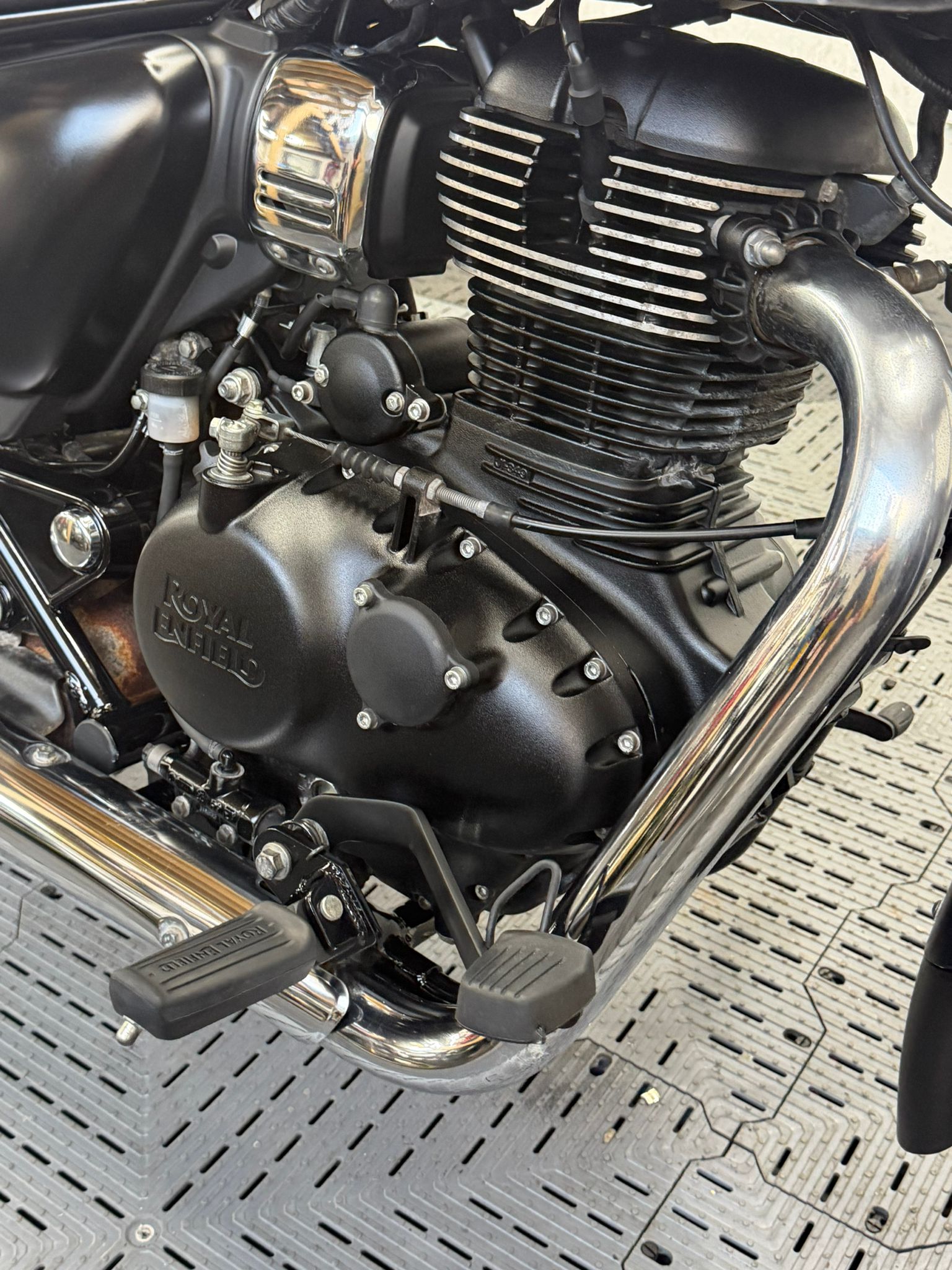 ROYAL ENFIELD METEOR 350 - Image 4