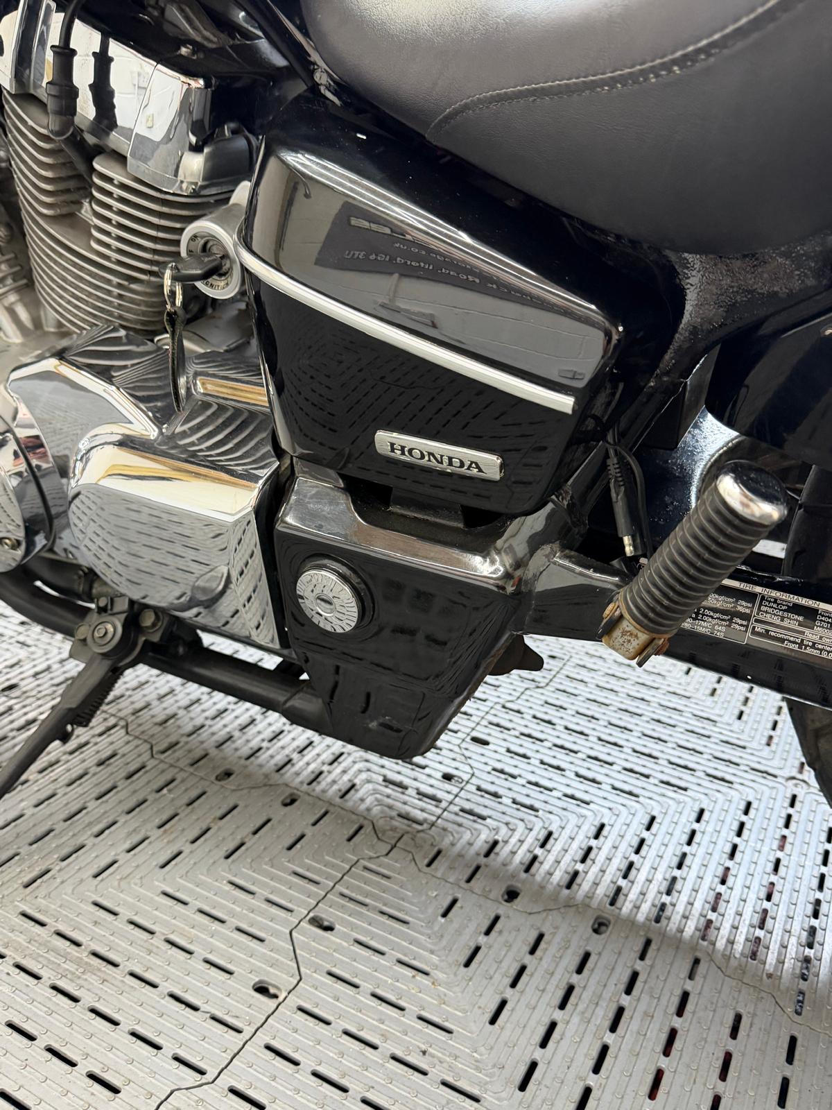 HONDA SHADOW VT750 - Image 11