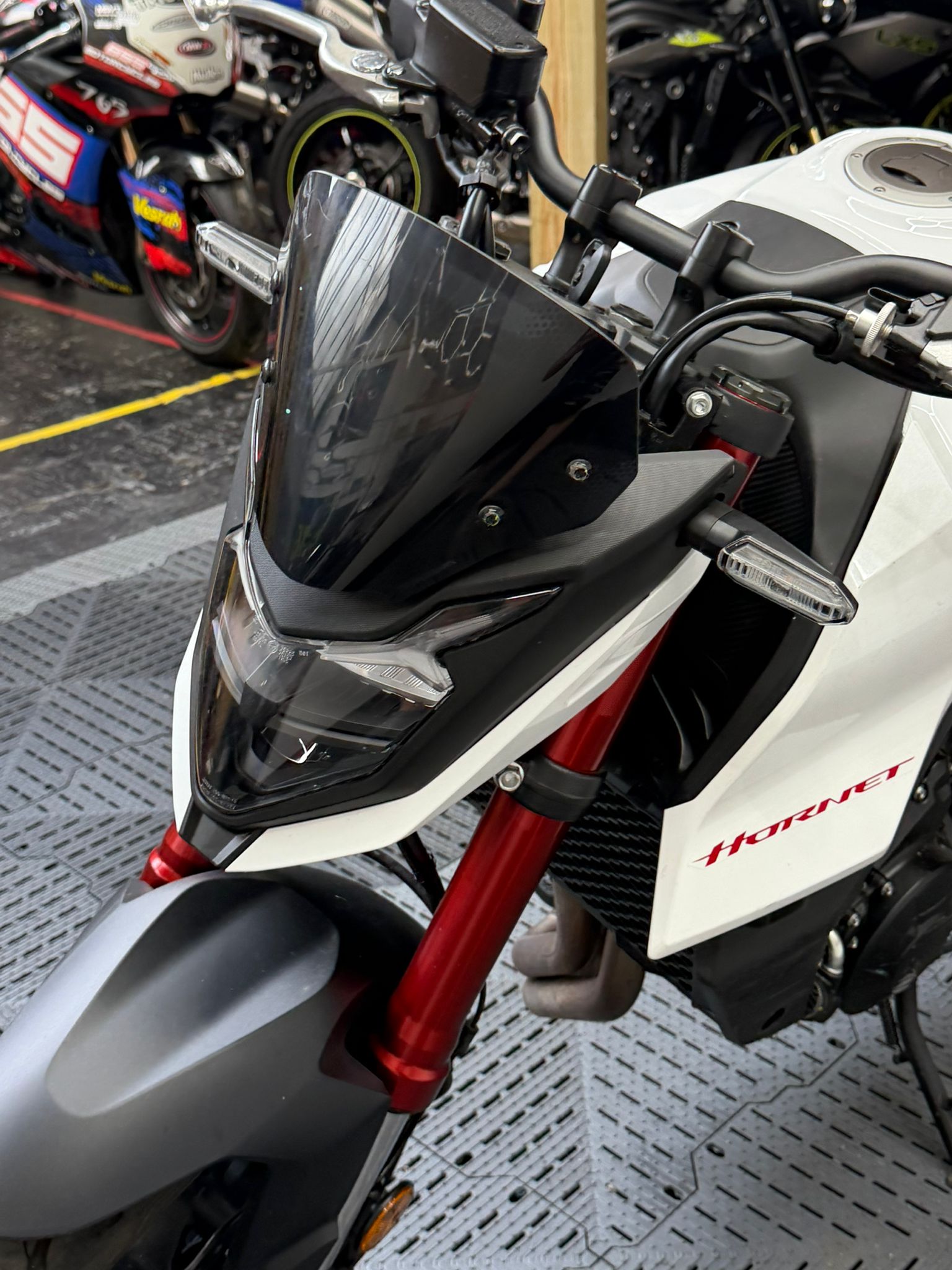 HONDA CB750 Hornet - Image 14