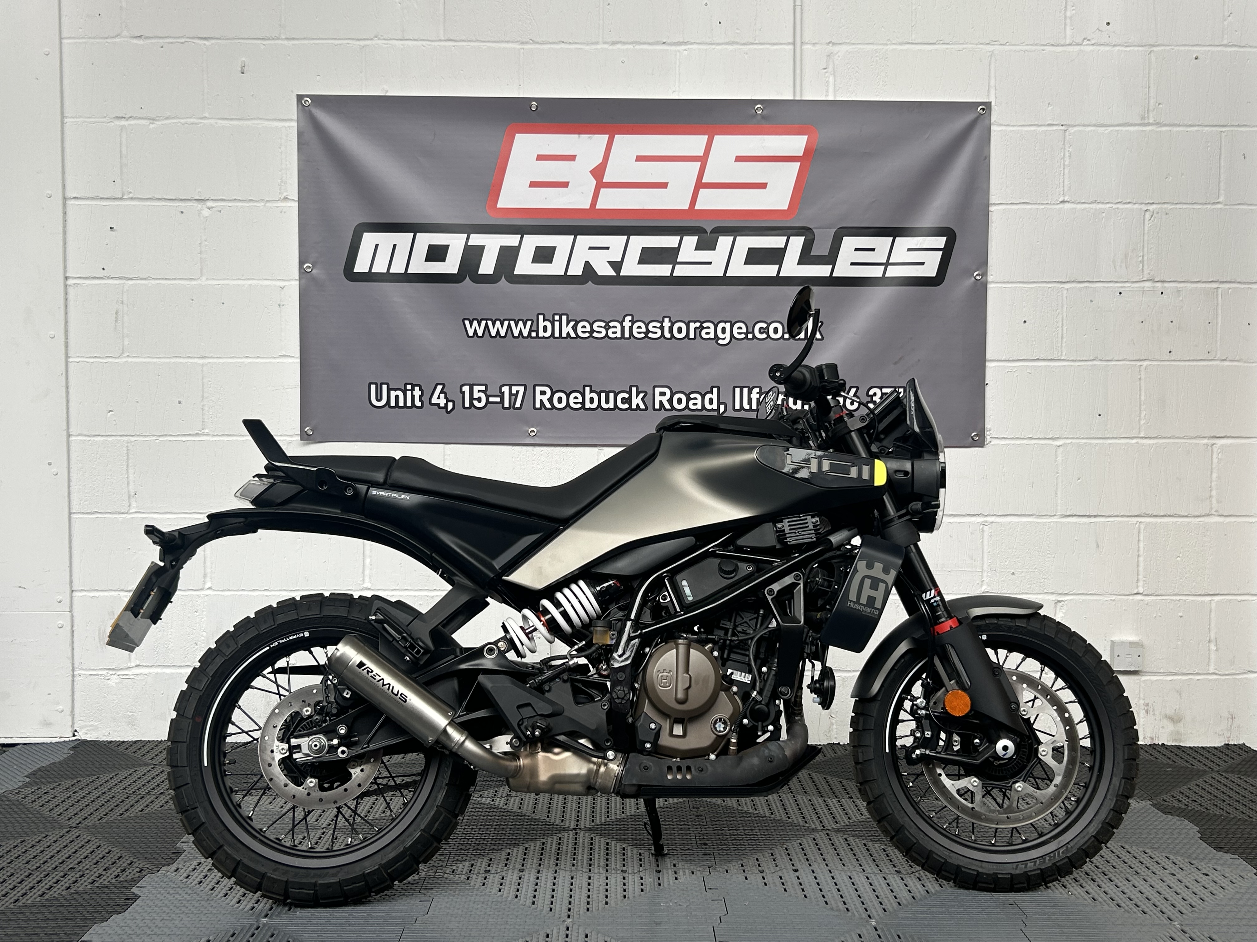 HUSQVARNA SVARTPILEN 401