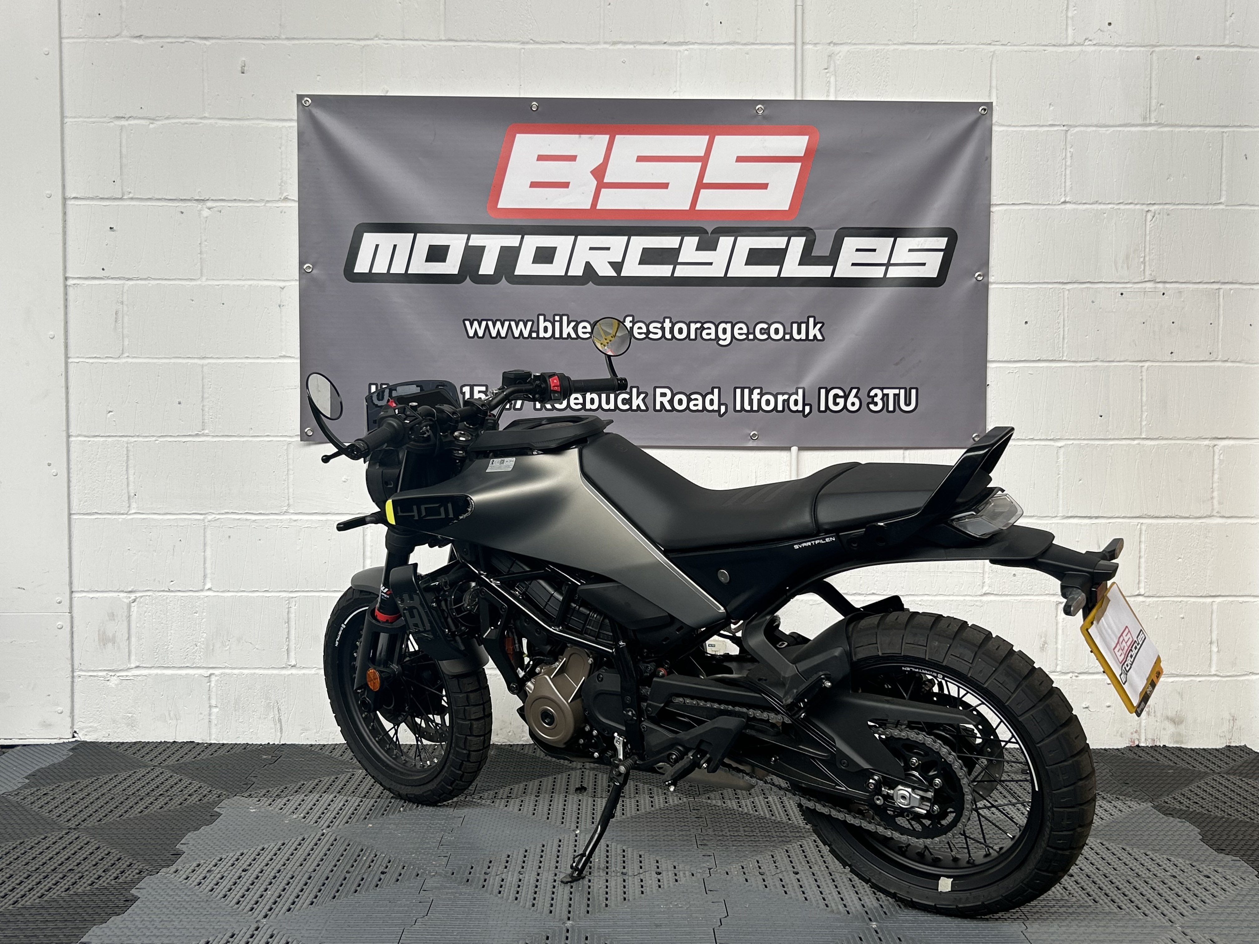 HUSQVARNA SVARTPILEN 401 - Image 14