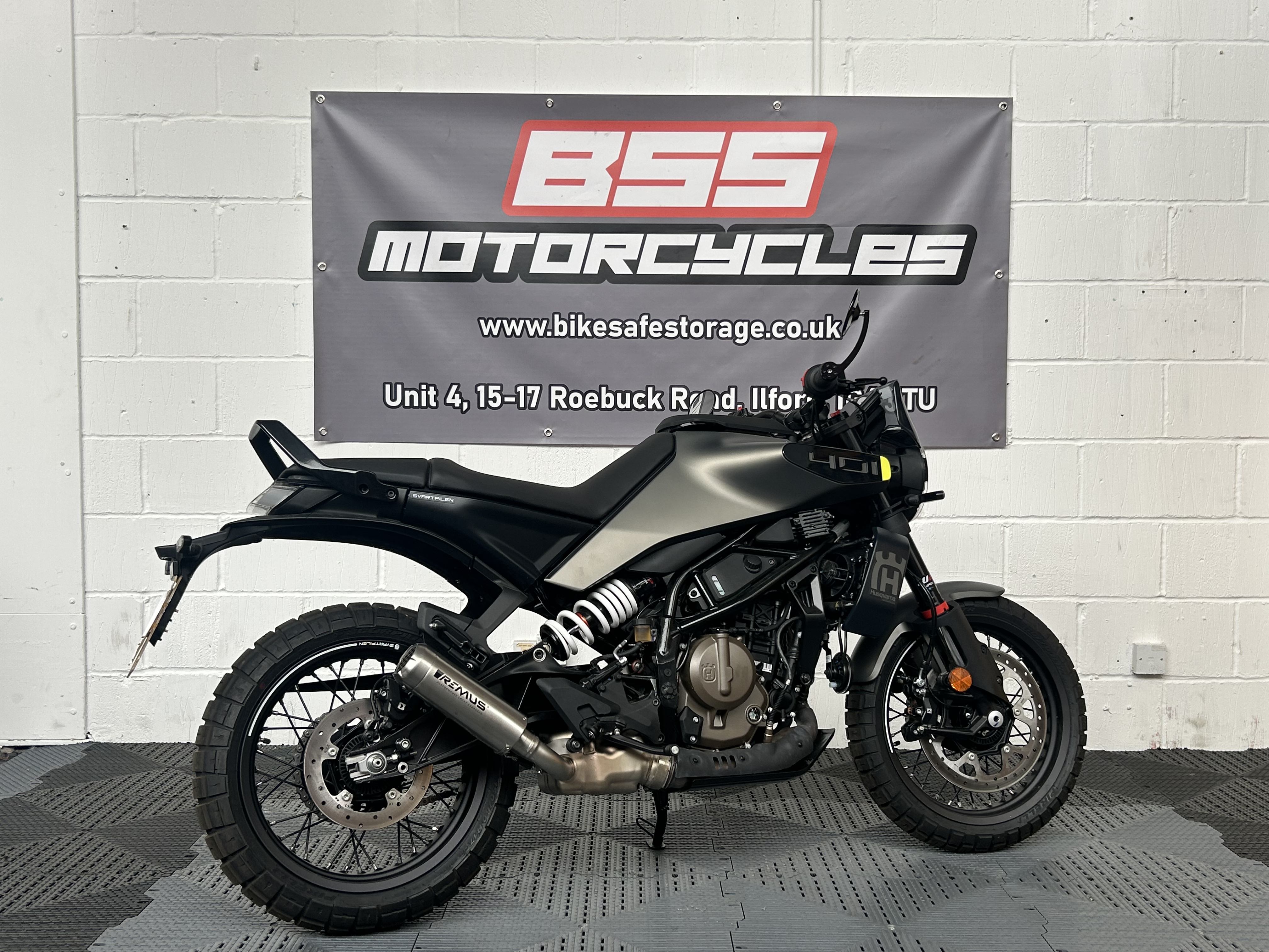 HUSQVARNA SVARTPILEN 401 - Image 16