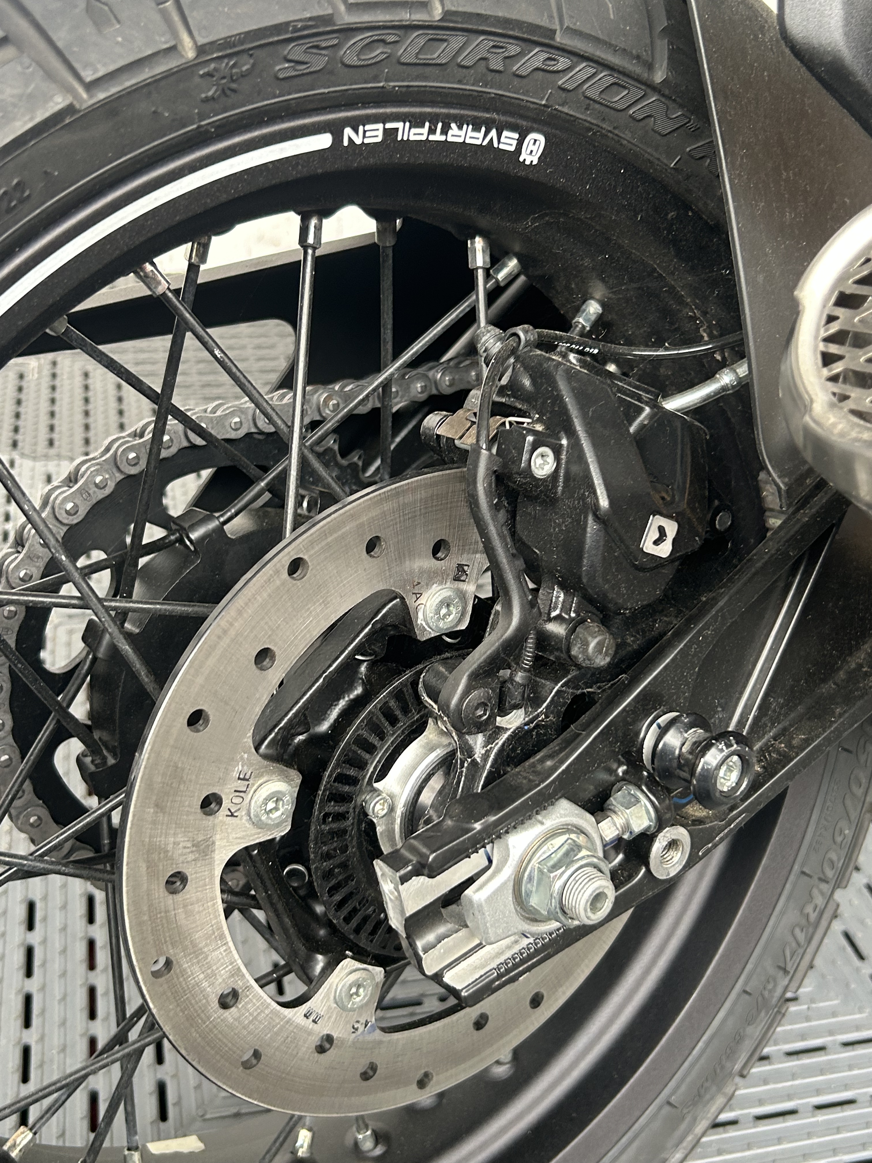 HUSQVARNA SVARTPILEN 401 - Image 17