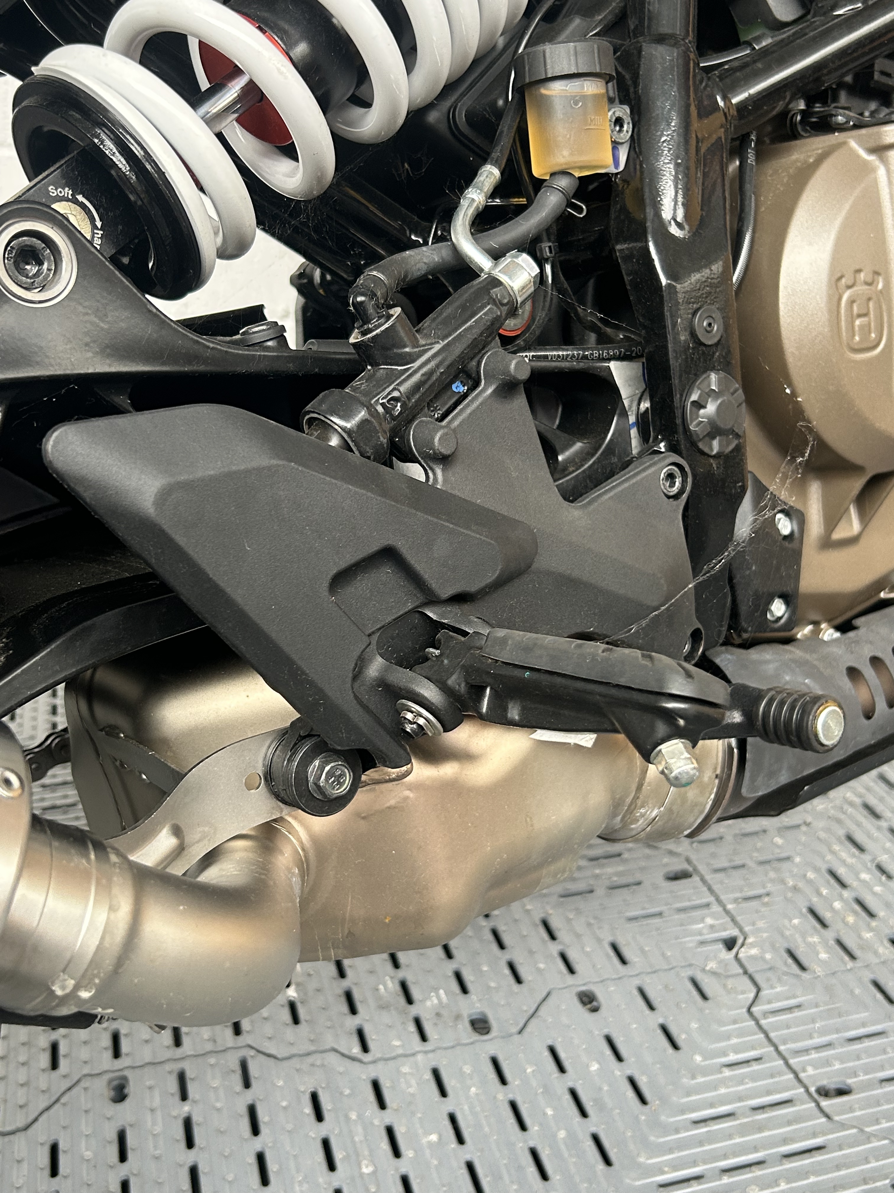 HUSQVARNA SVARTPILEN 401 - Image 19