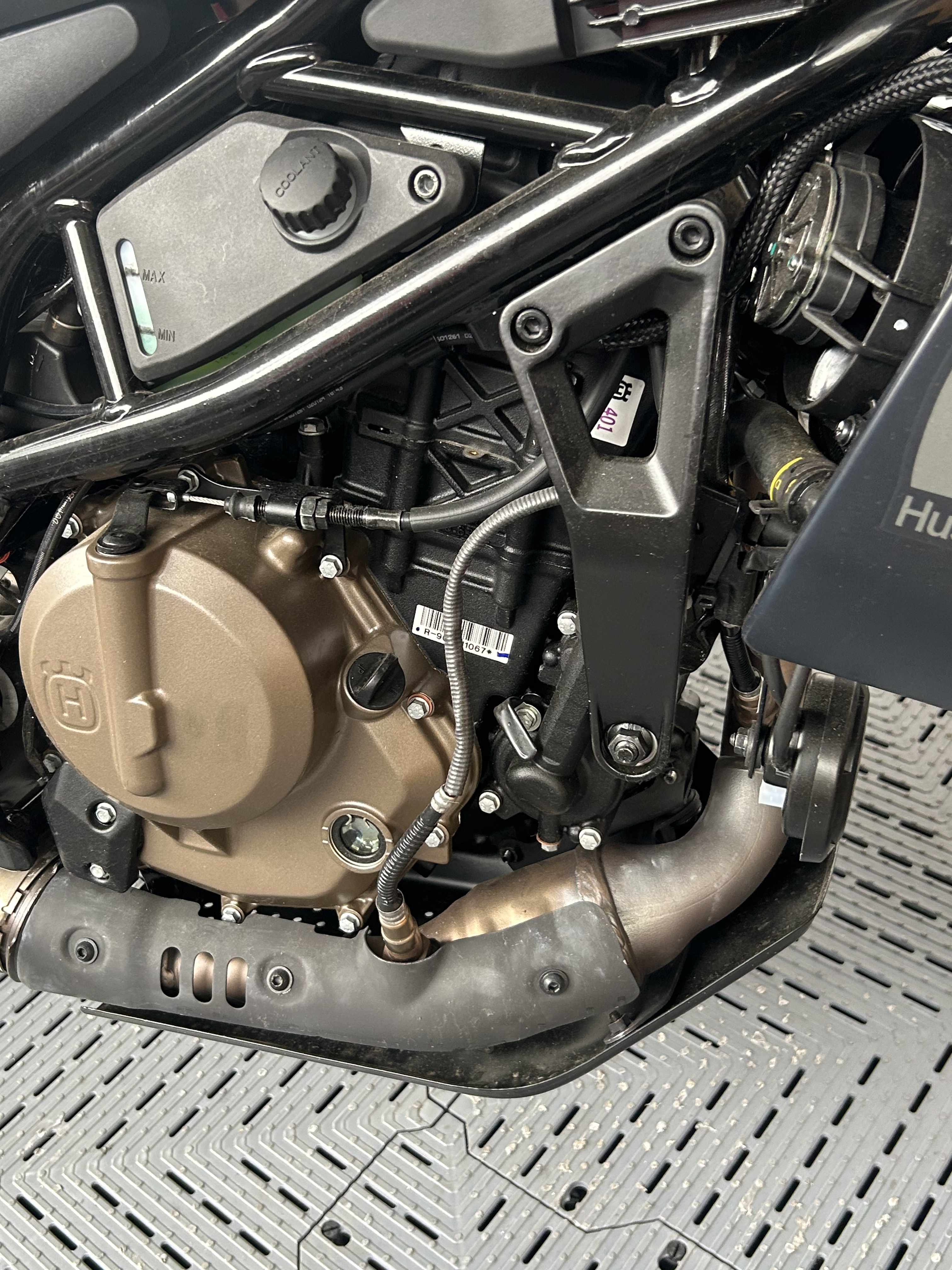 HUSQVARNA SVARTPILEN 401 - Image 22