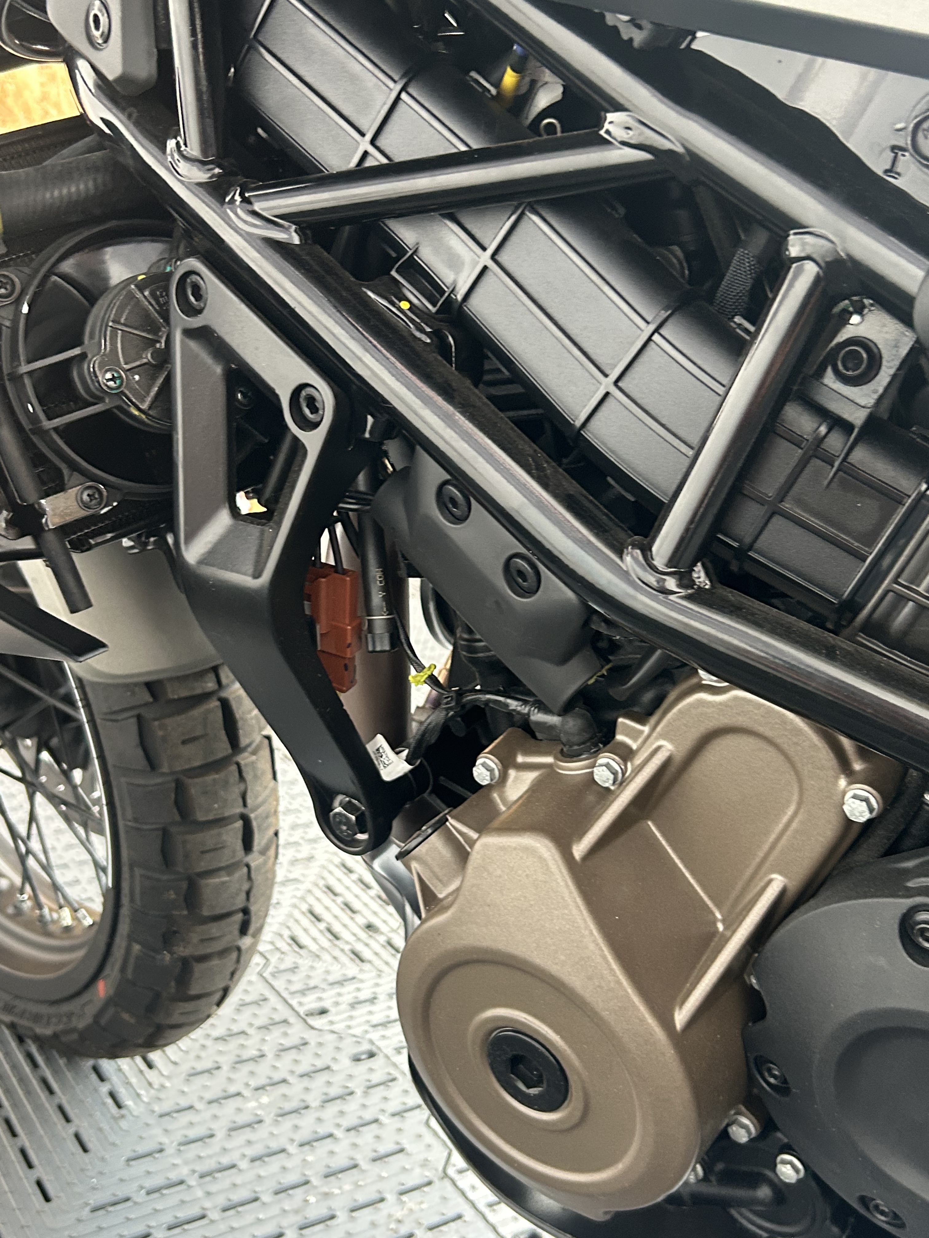 HUSQVARNA SVARTPILEN 401 - Image 5