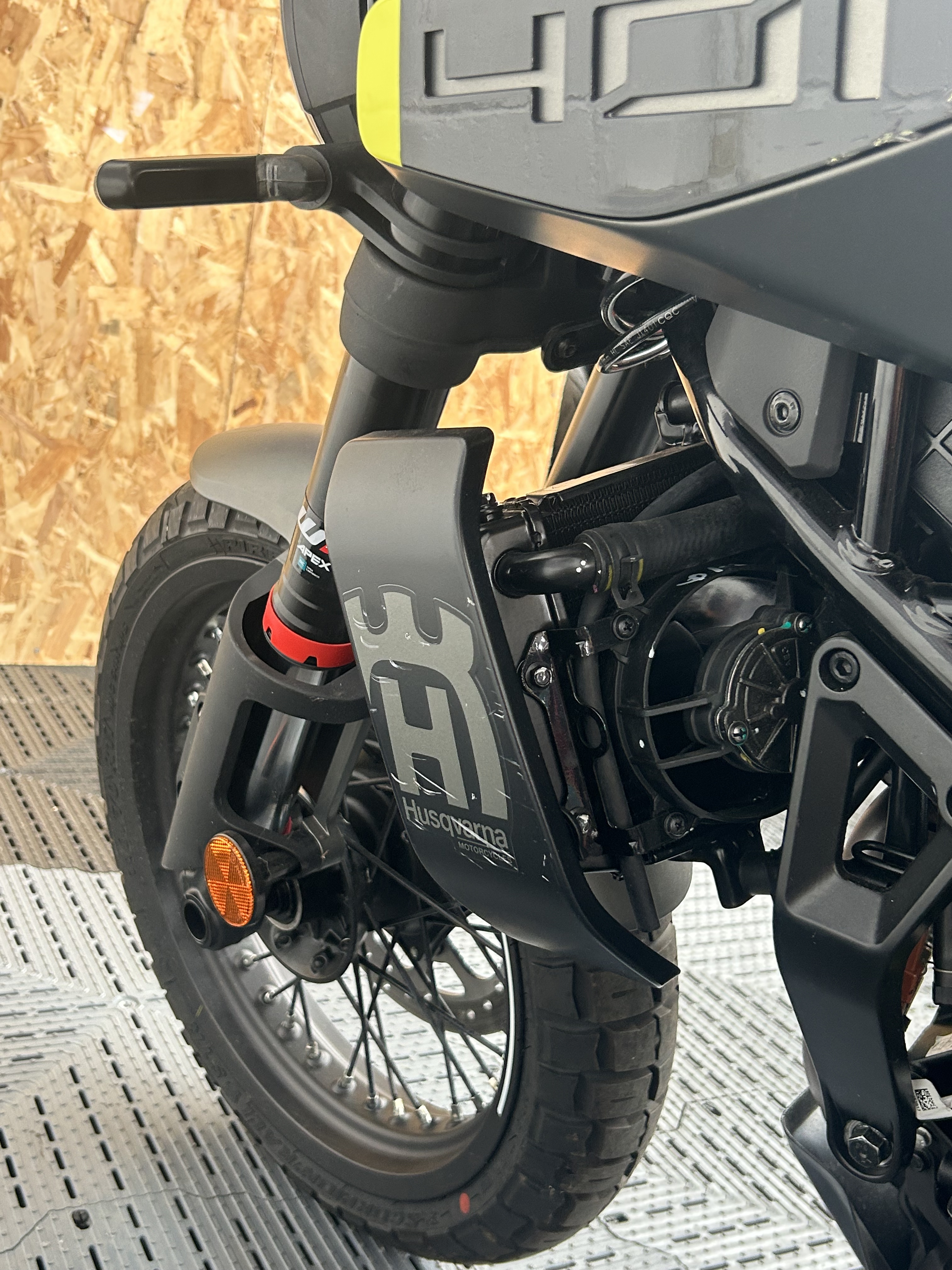 HUSQVARNA SVARTPILEN 401 - Image 7