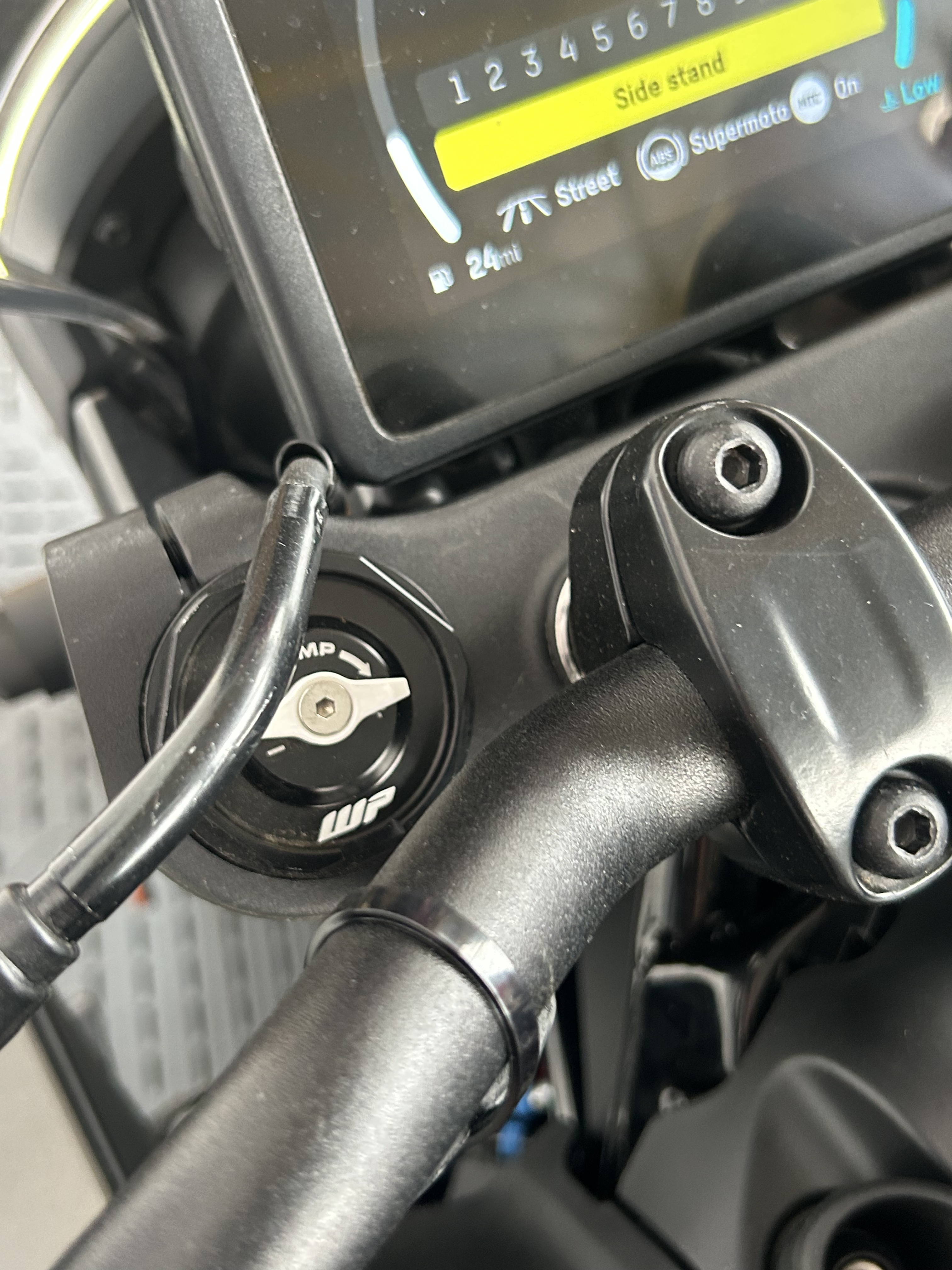HUSQVARNA SVARTPILEN 401 - Image 8