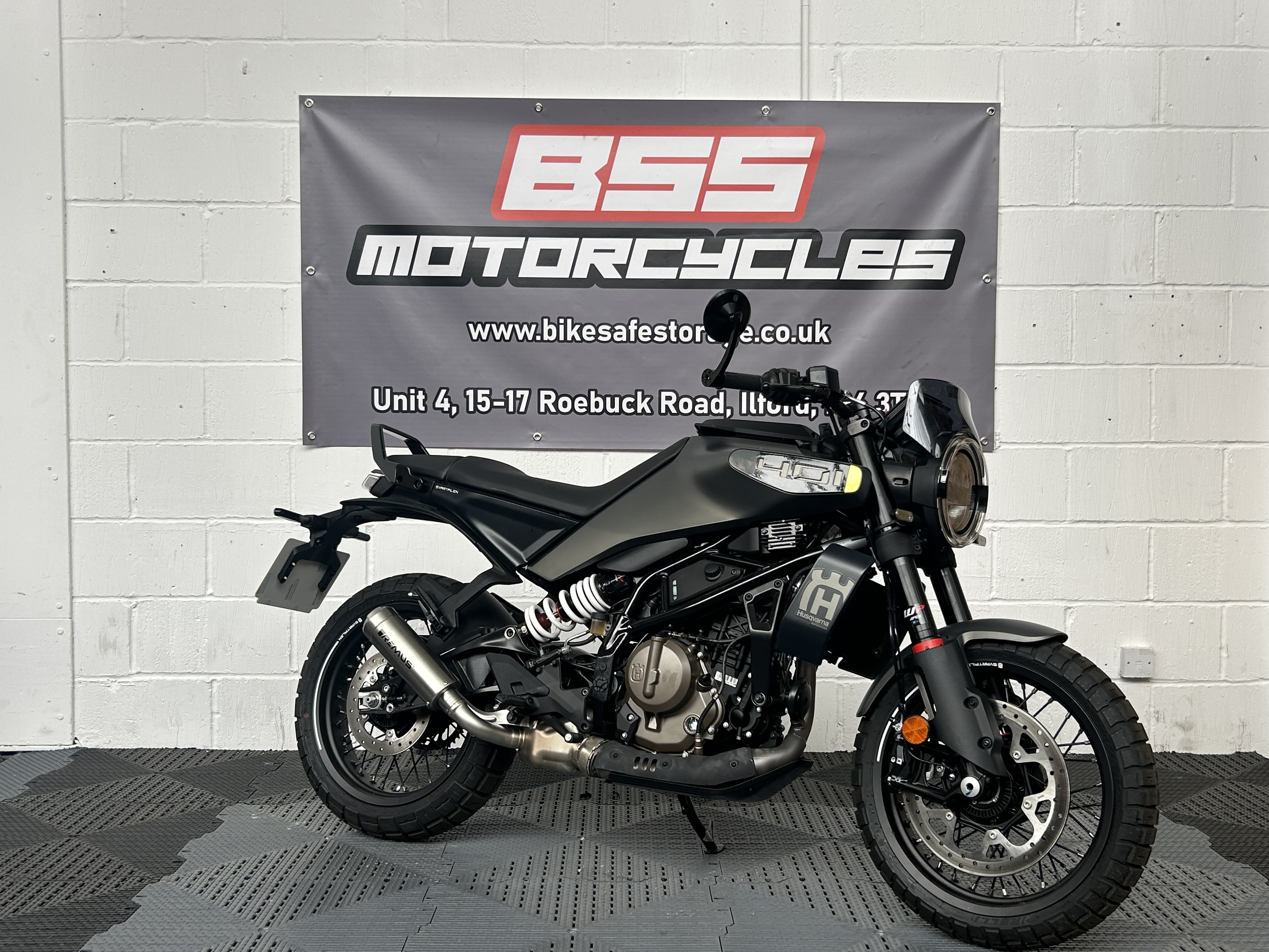 HUSQVARNA SVARTPILEN 401 - Image 10