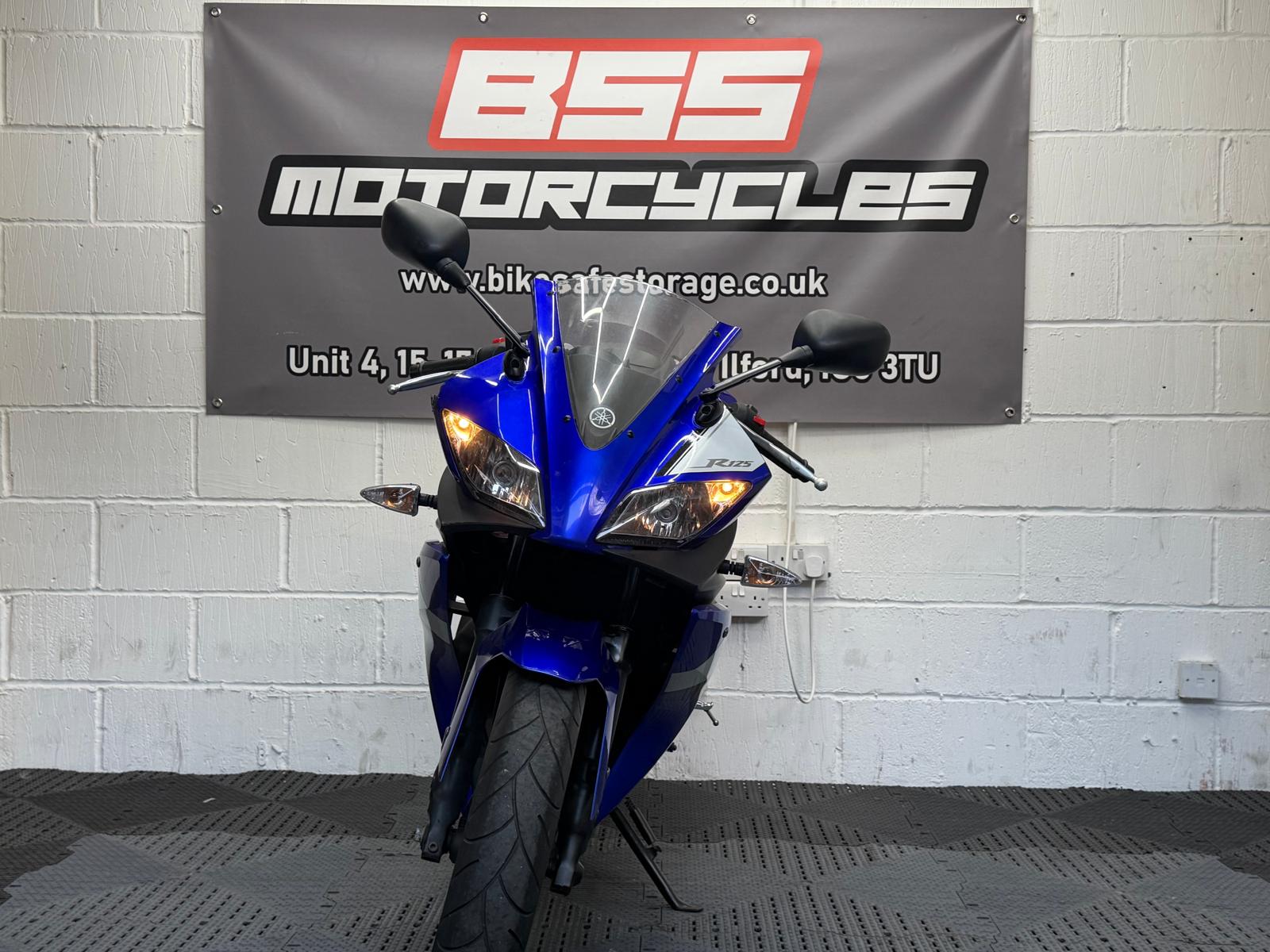 YAMAHA YZF R125 - Image 2