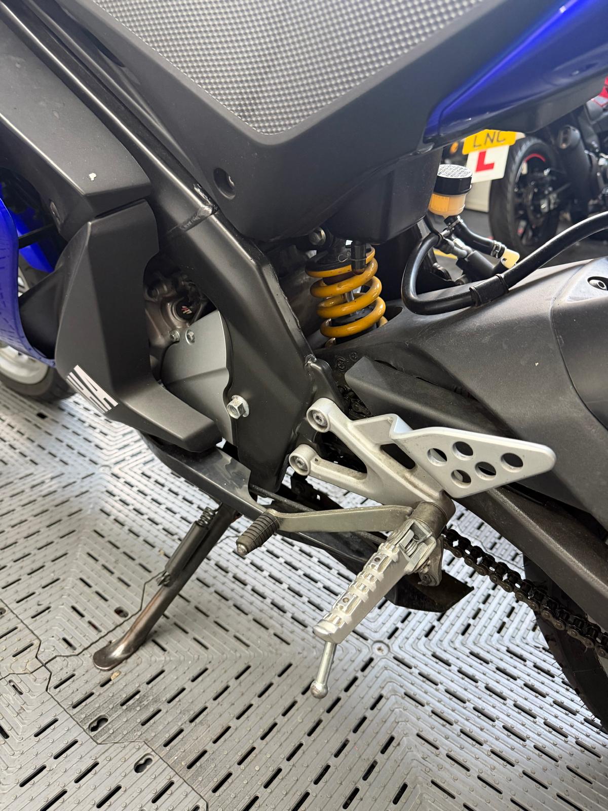YAMAHA YZF R125 - Image 7