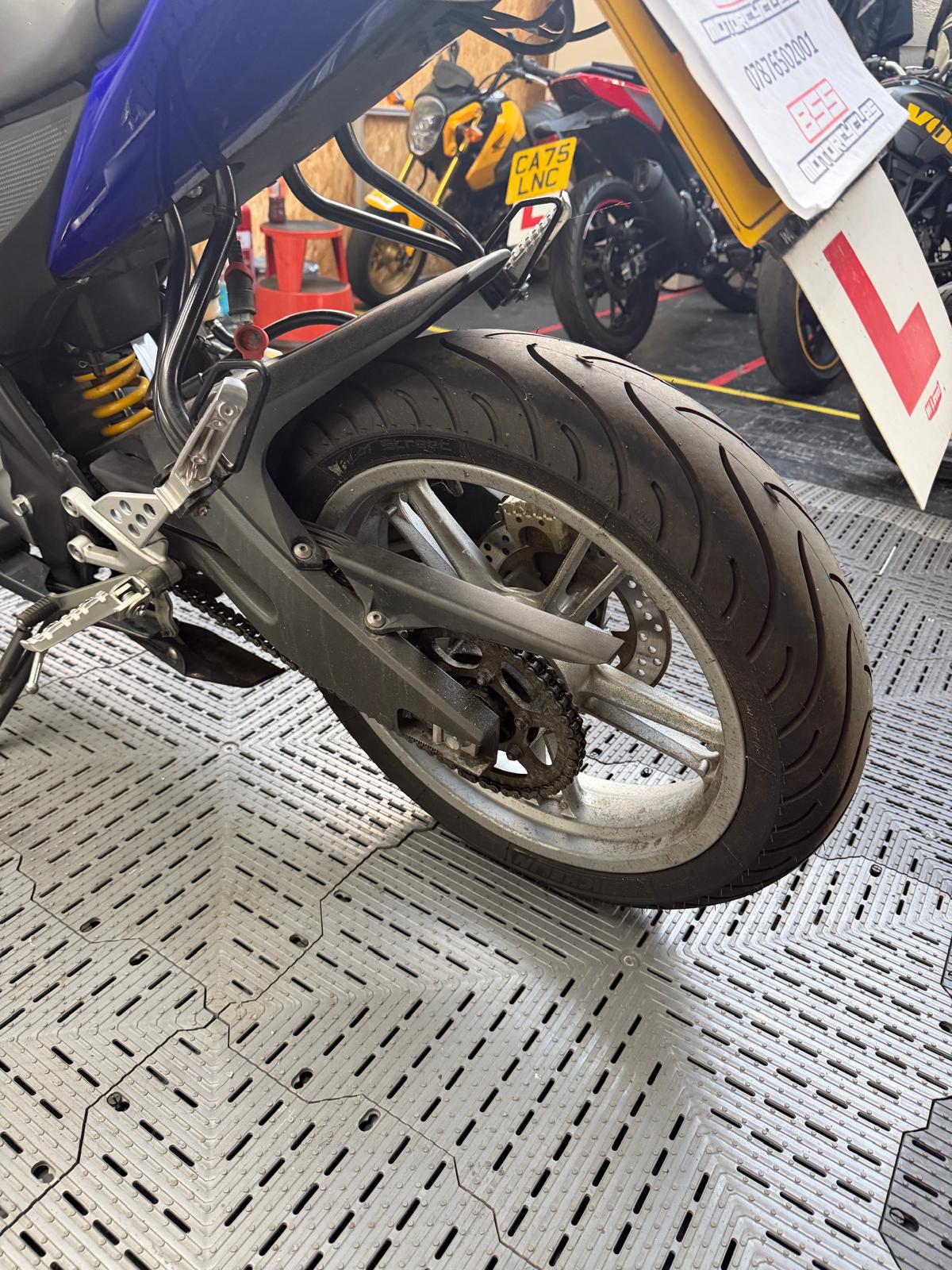 YAMAHA YZF R125 - Image 9