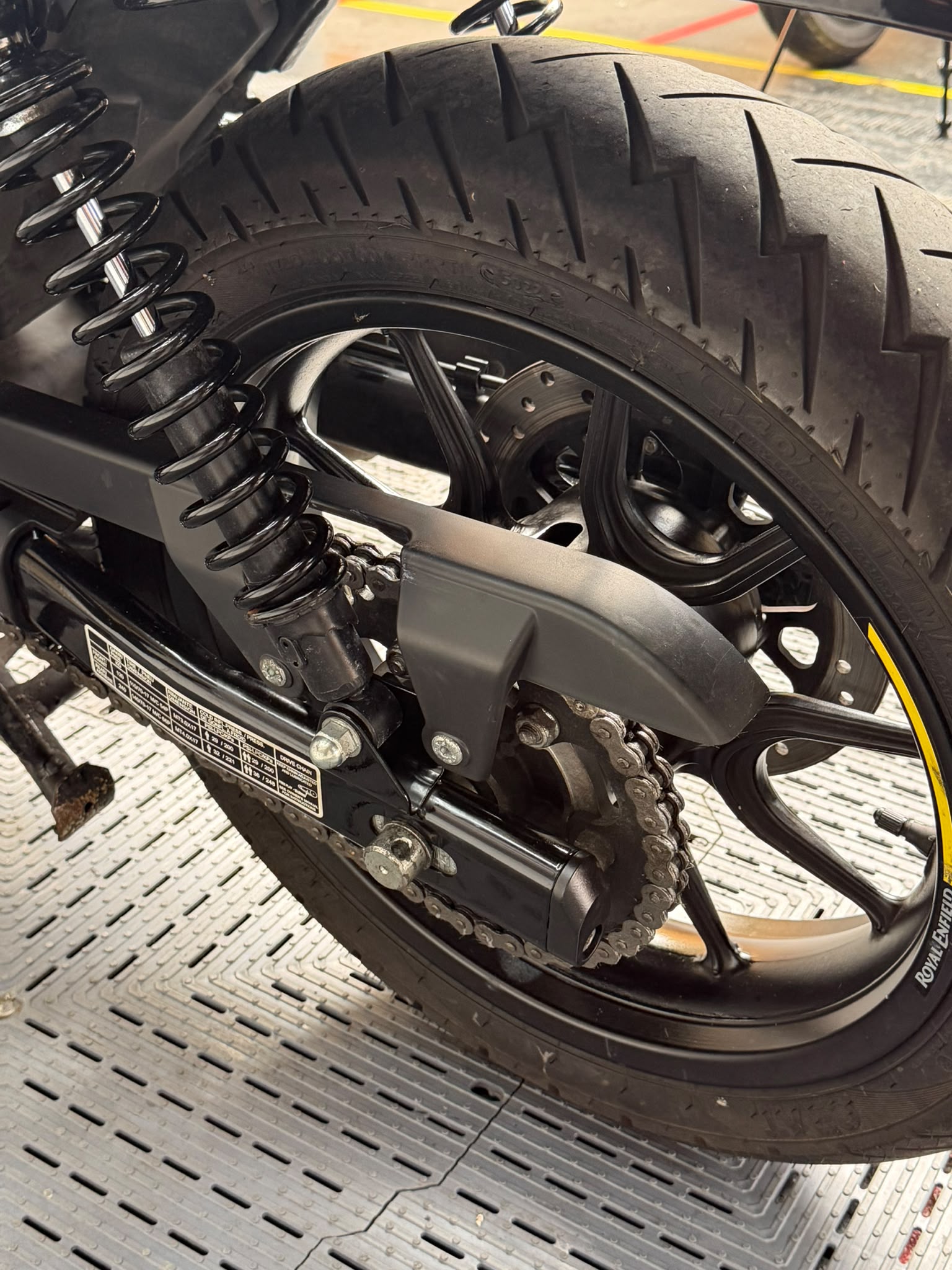 ROYAL ENFIELD HUNTER 350 - Image 9