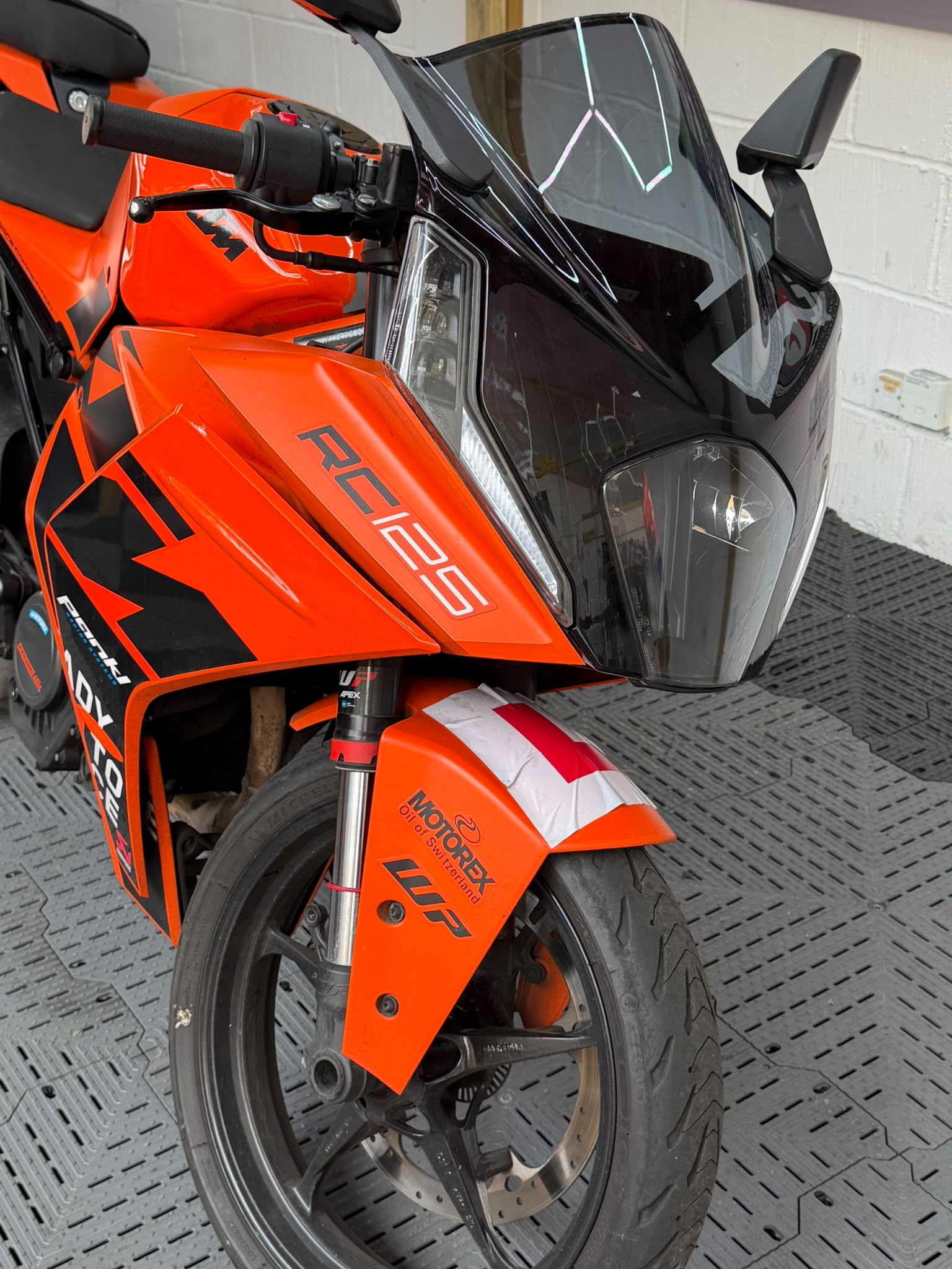 KTM RC 125 - Image 14