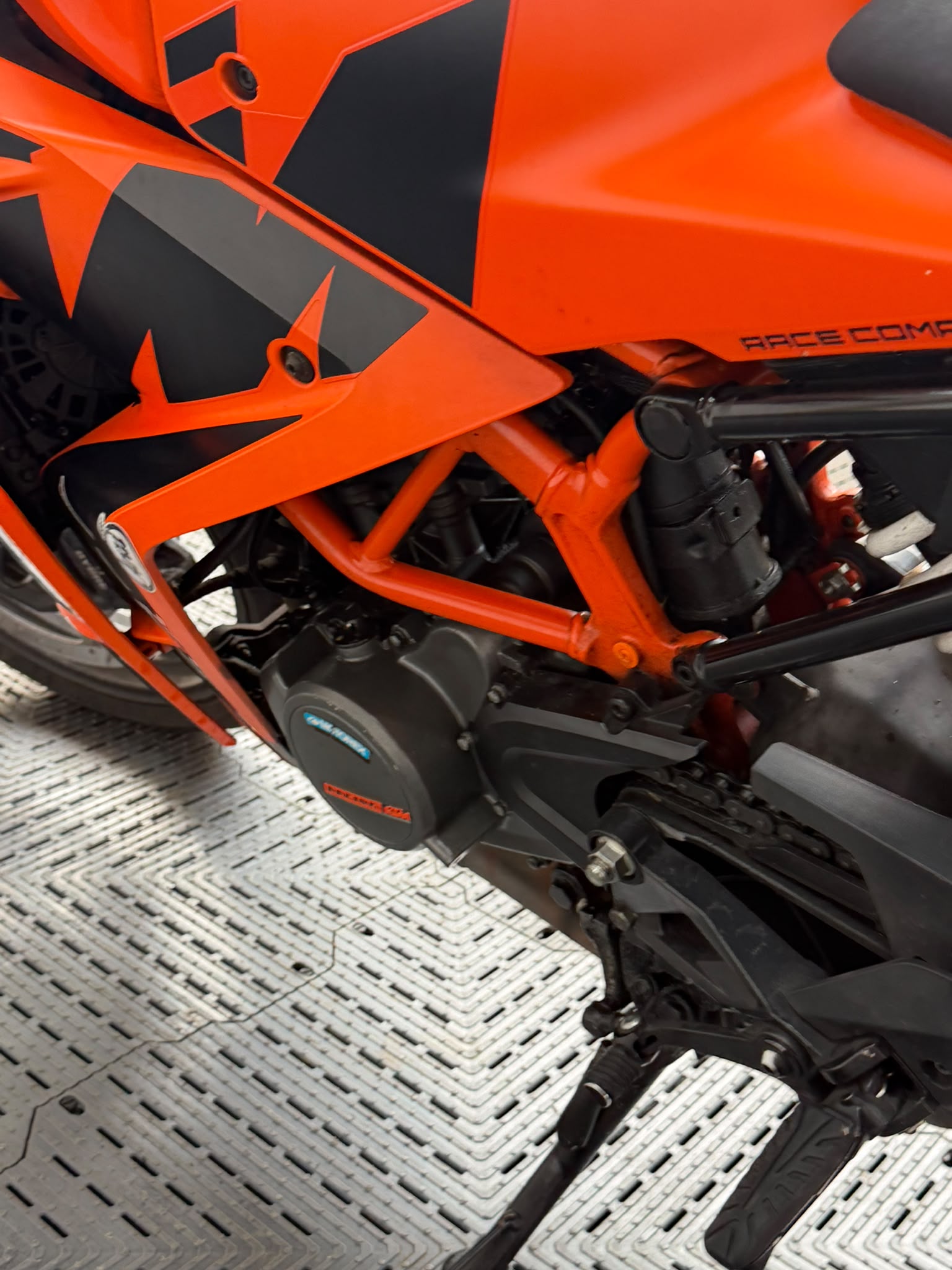 KTM RC 125 - Image 16
